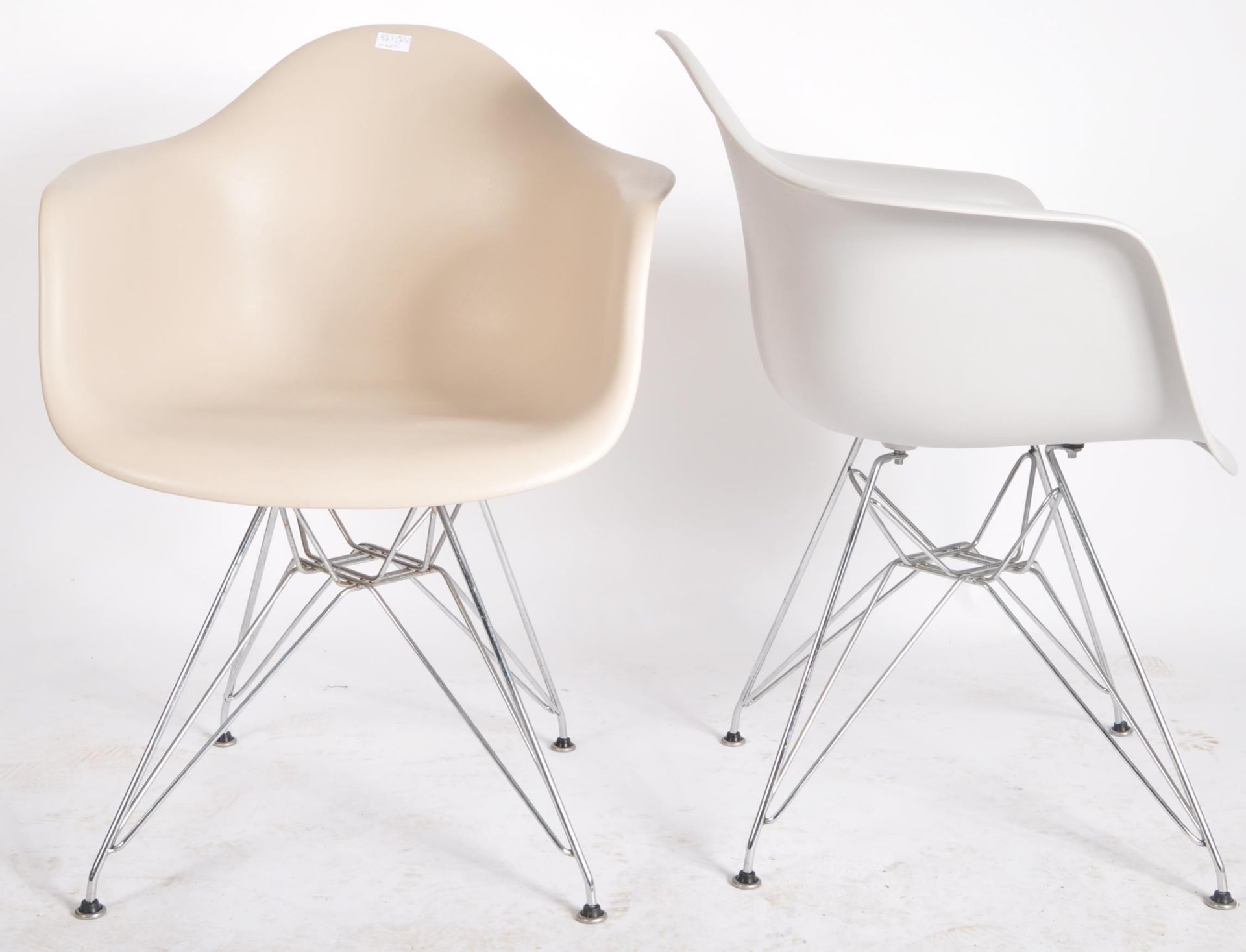 AFTER CHARLES & RAY EAMES - MODEL DAR - SET OF FOUR CHAIRS - Image 3 of 5