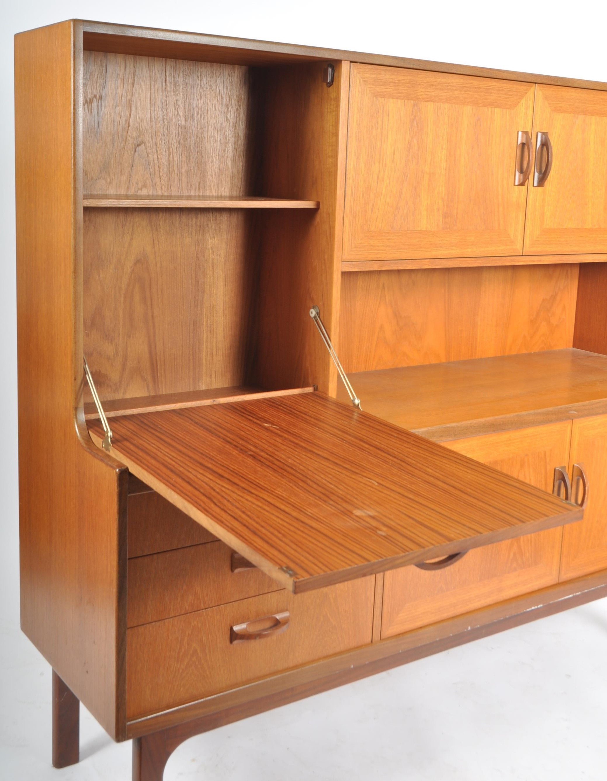 G-PLAN - MID CENTURY HIGHBOARD / SERVING SIDEBOARD - Image 4 of 10