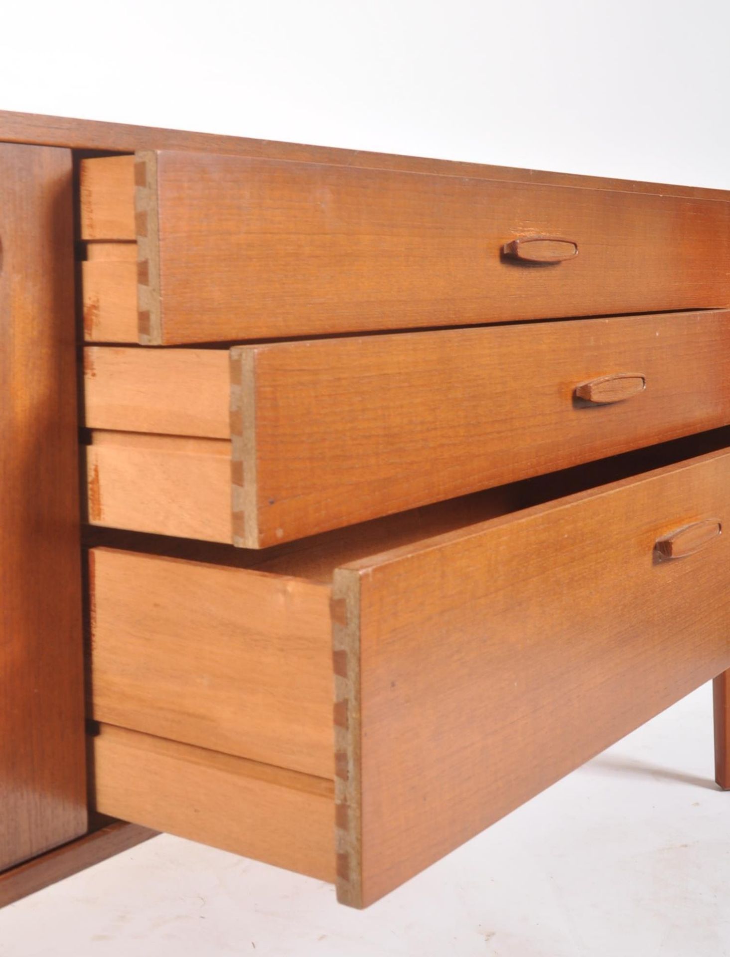 AVALON - DESIGNER MID CENTURY TEAK SIDEBOARD - Image 4 of 6