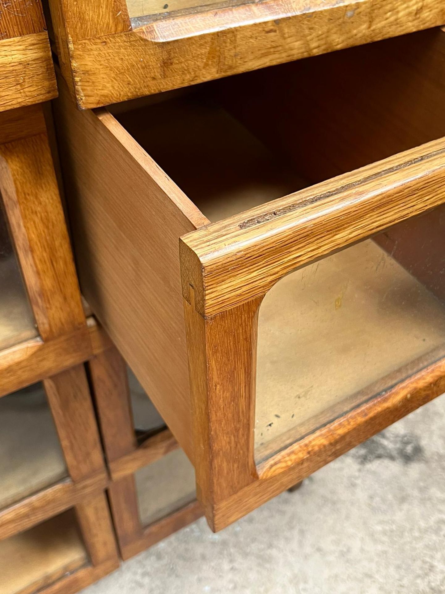 MID CENTURY OAK AND GLASS 24 DRAWER HABERDASHERY CABINET - Image 8 of 11