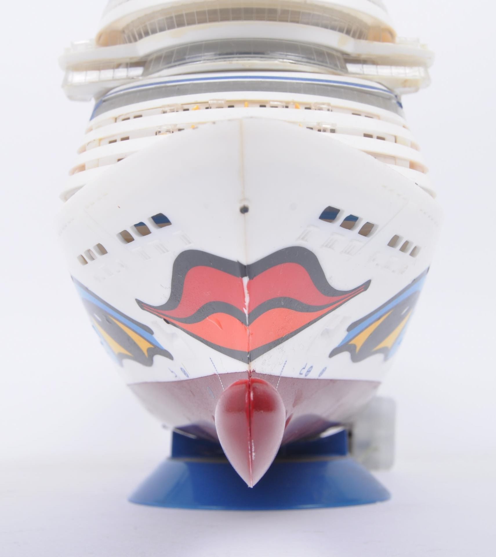 RETRO VINTAGE CRUISE SHIP TRAVELS AGENT MODEL - Image 6 of 10