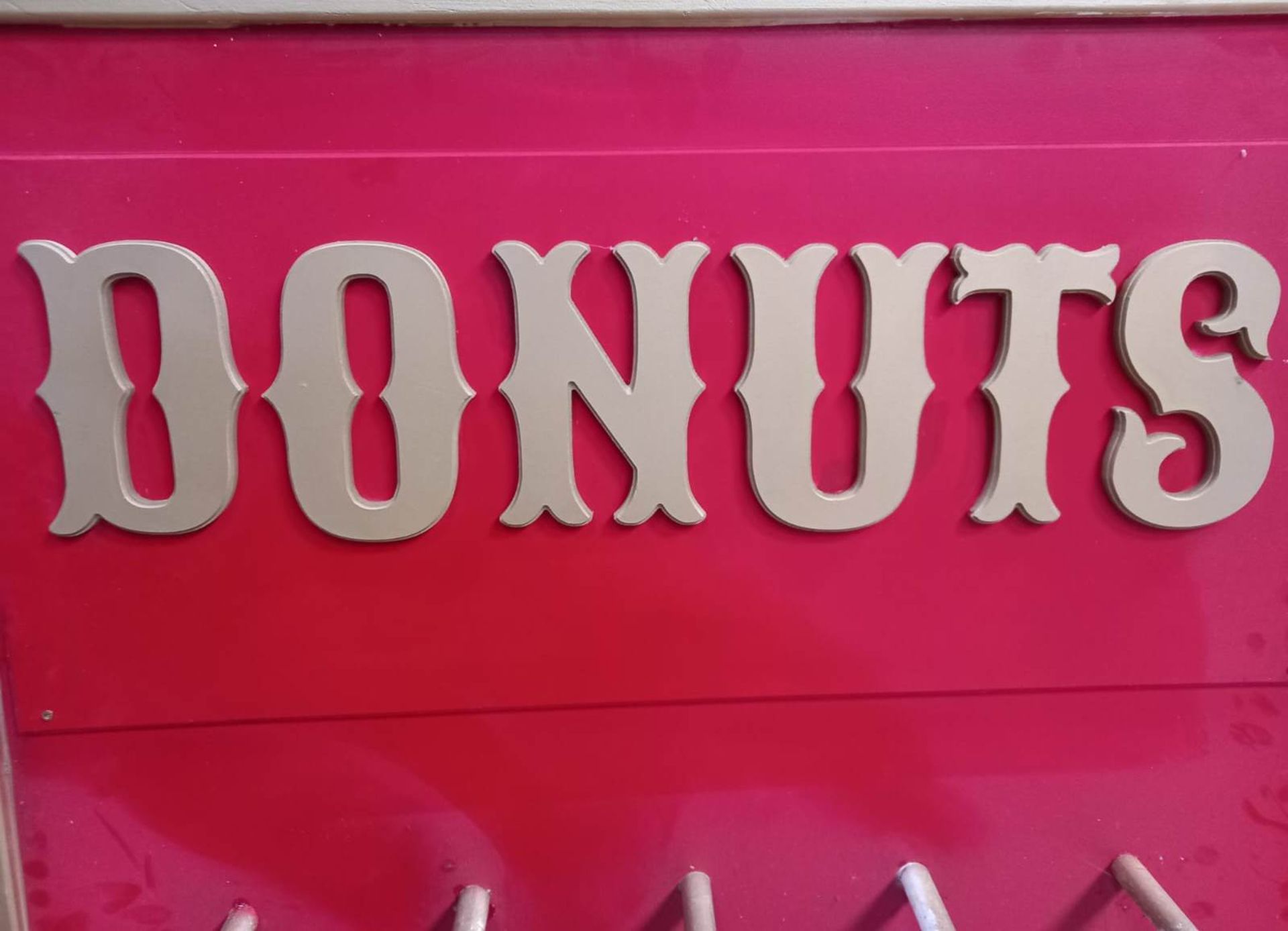 FAIRGROUND - ' DONUTS ' LARGE WOODEN HOOPLA GAME - Image 2 of 4