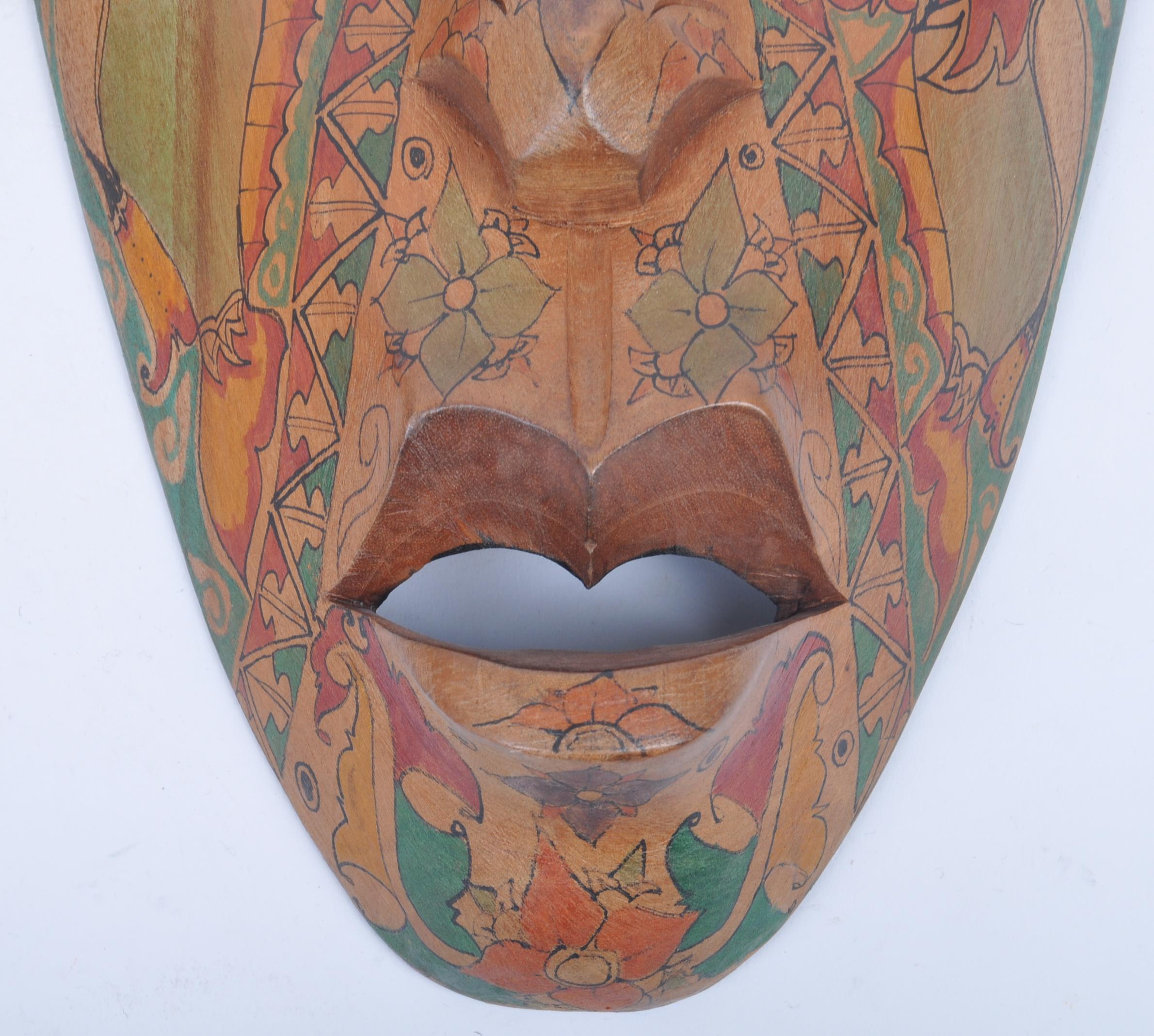 PAIR OF RETRO - 20TH CENTURY AFRICAN HAND PAINTED WALL MASK - Image 4 of 7