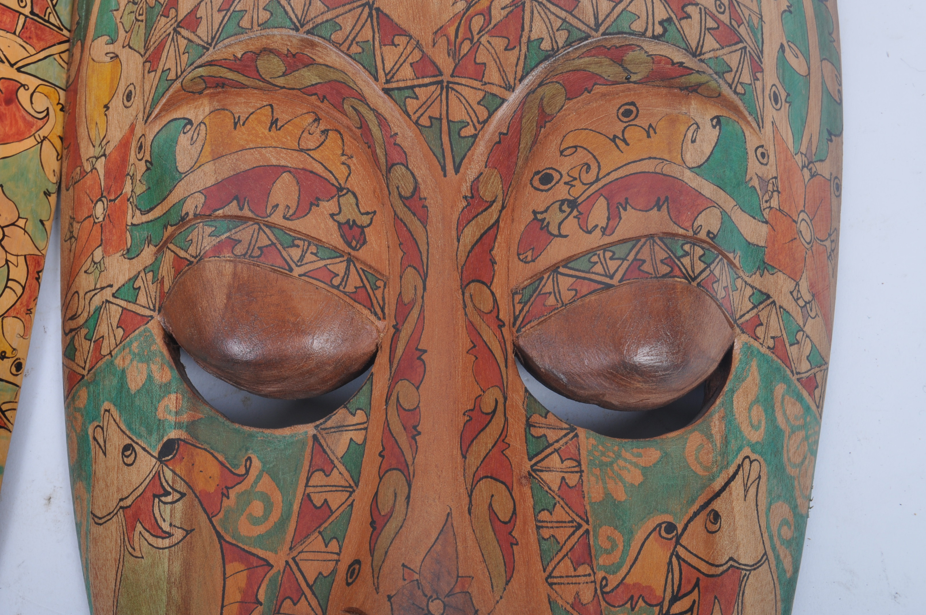 PAIR OF RETRO - 20TH CENTURY AFRICAN HAND PAINTED WALL MASK - Image 3 of 7