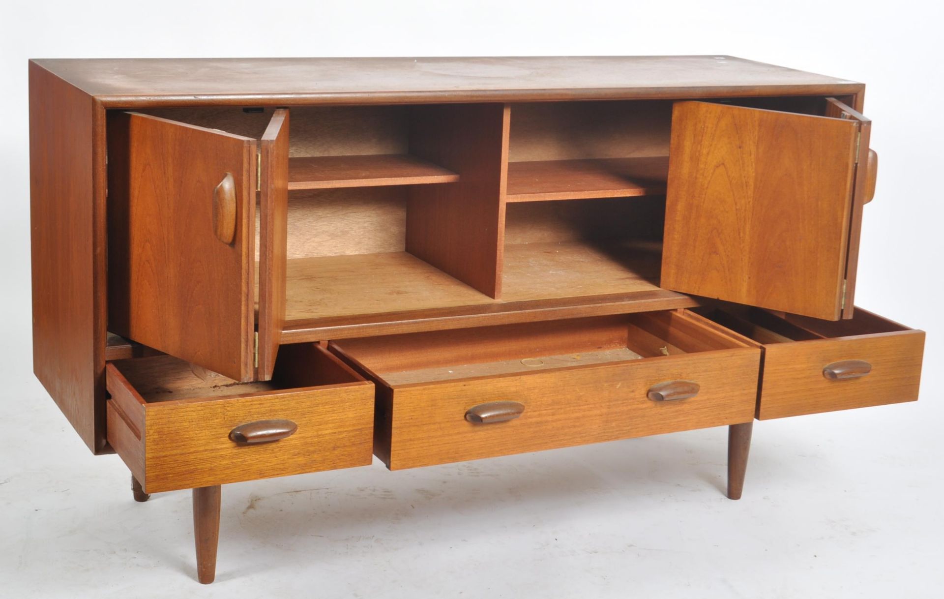 G-PLAN - BRASILIA RANGE - MID CENTURY TEAK SIDEBOARD - Image 4 of 11