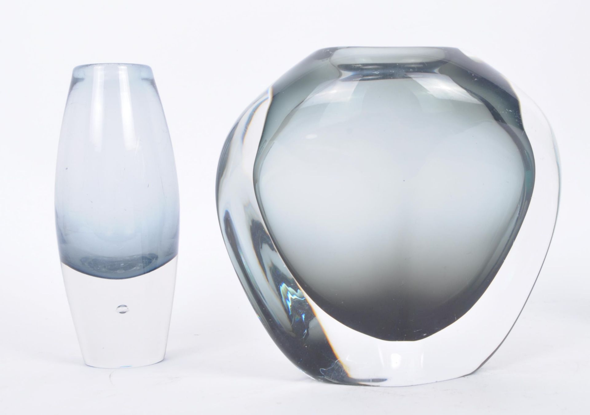 THREE RETRO MID CENTURY SCANDINAVIAN STUDIO ART GLASS VASES - Image 3 of 6