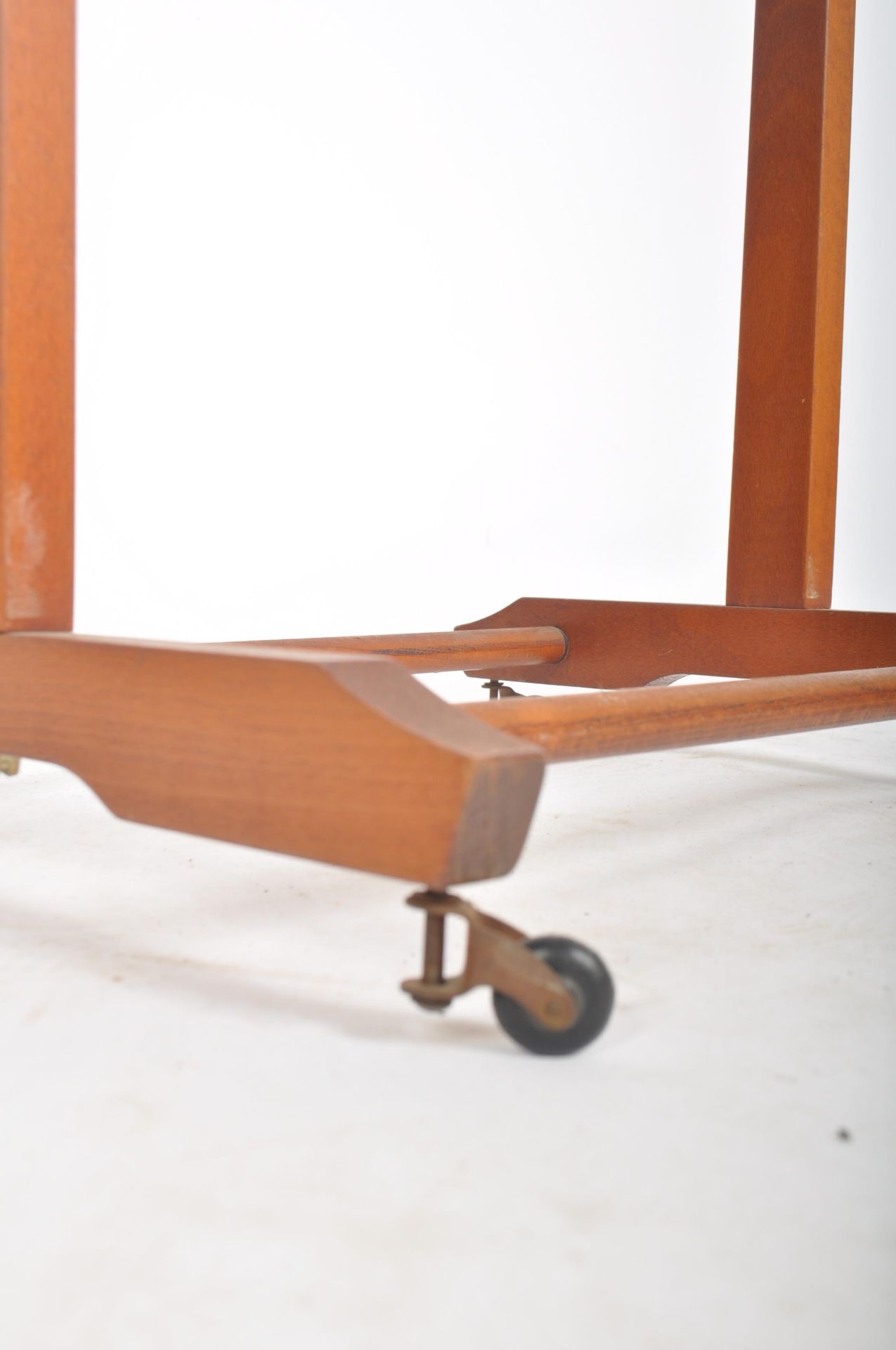 FRATELLI REGUITTI - MID CENTURY ITALIAN GENTLEMAN'S VALET STAND - Image 3 of 5