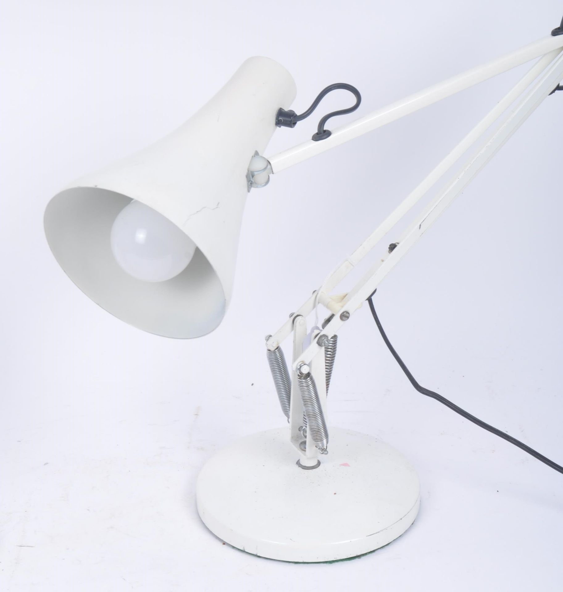 HERBERT TERRY - PAIR WHITE VINTAGE ANGLEPOISE LAMPS - Bild 2 aus 6