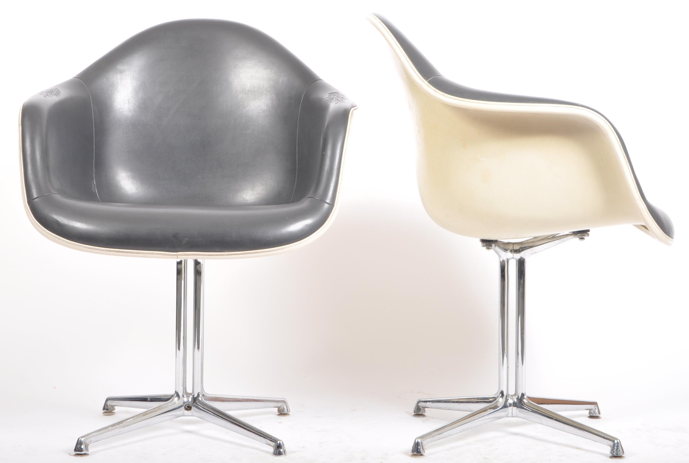 CHARLES & RAY EAMES FOR VITRA - PAIR LA FONDA CHAIRS - Image 2 of 5