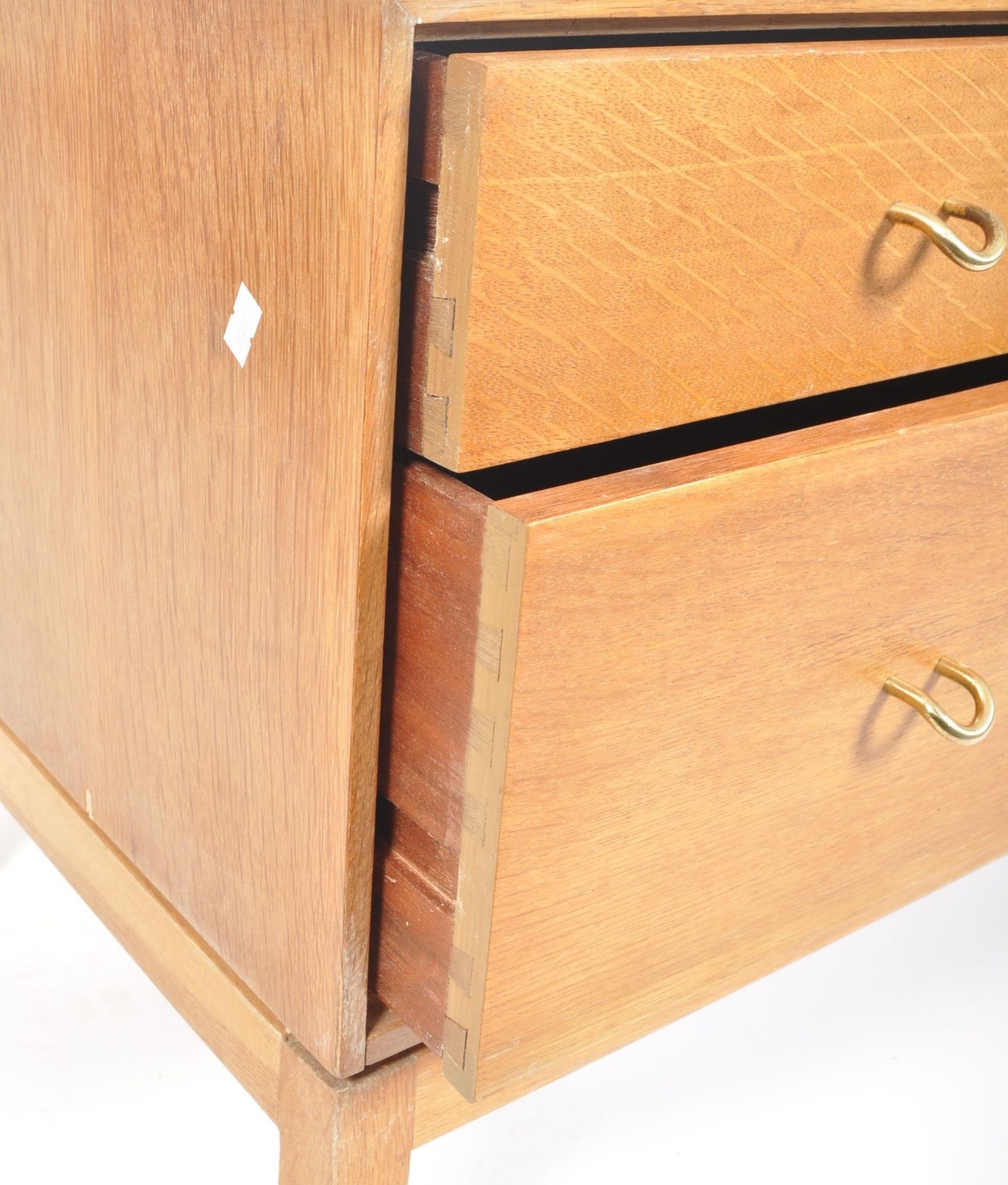 JOHN & SYLVIA REID FOR STAG - MID CENTURY OAK LOW CHEST - Image 3 of 6