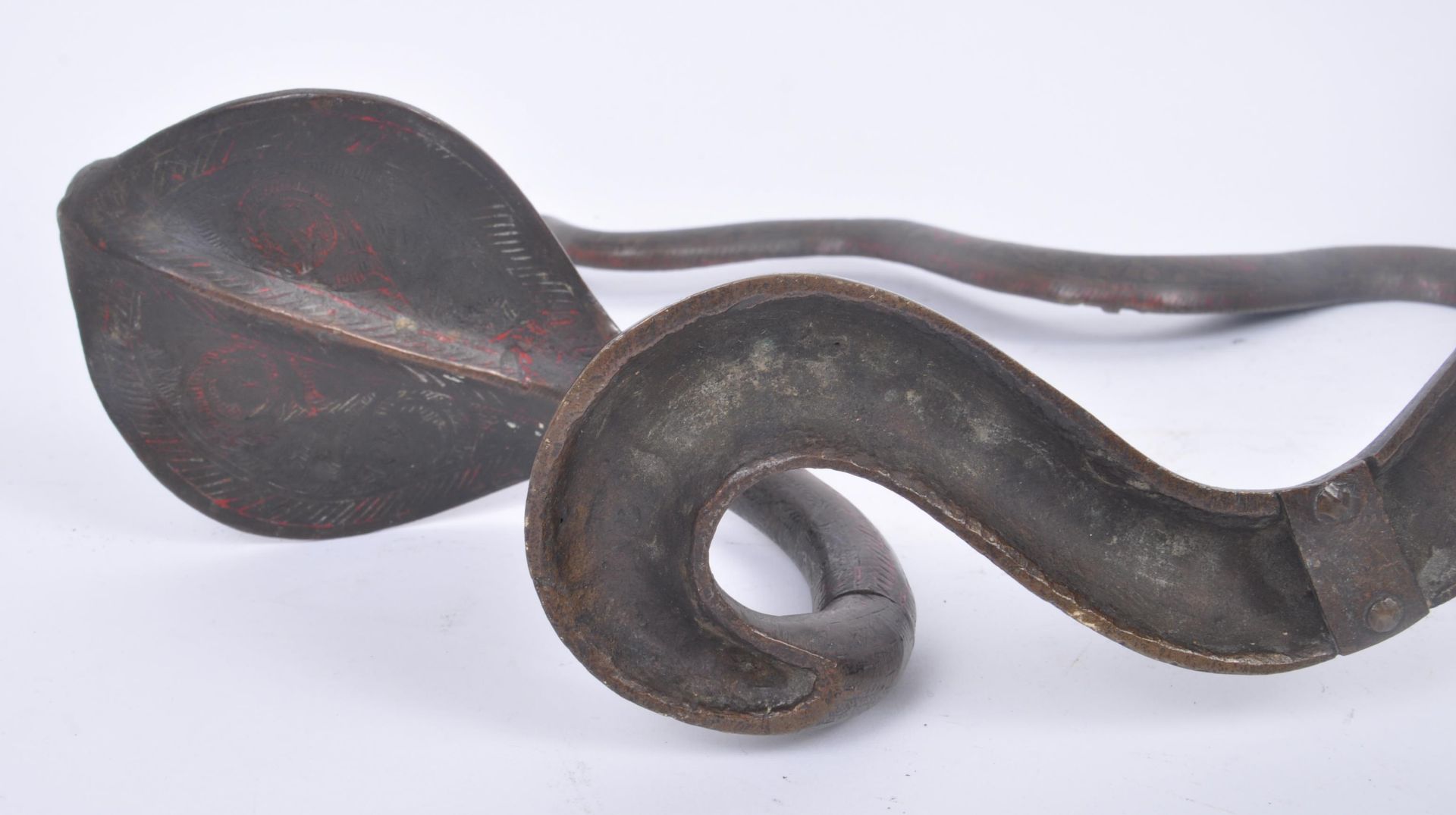 PAIR OF EARLY 20TH CENTURY PERSIAN BRONZE WALL SNAKES - Image 6 of 8