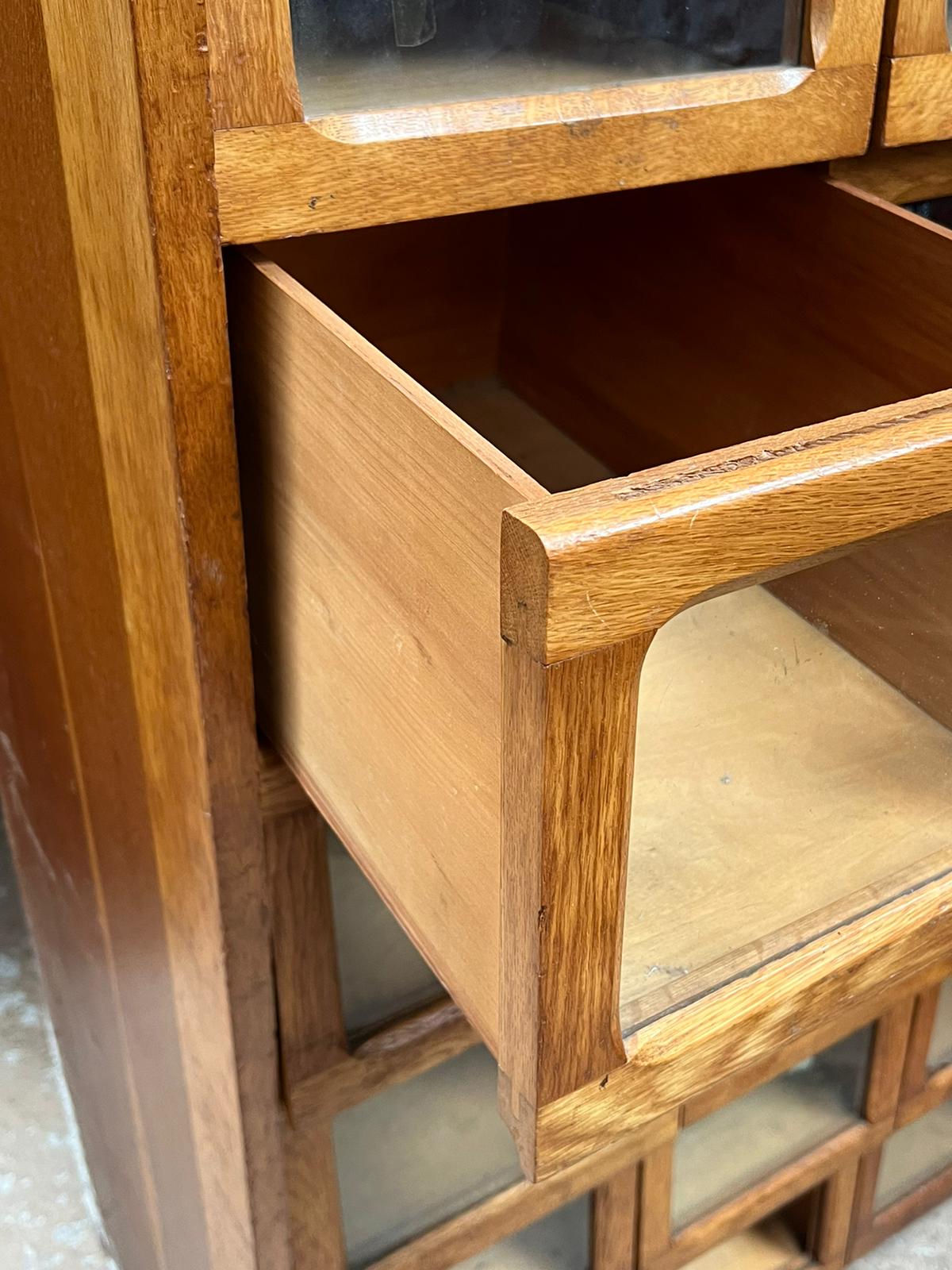 MID CENTURY OAK AND GLASS 24 DRAWER HABERDASHERY CABINET - Image 6 of 11