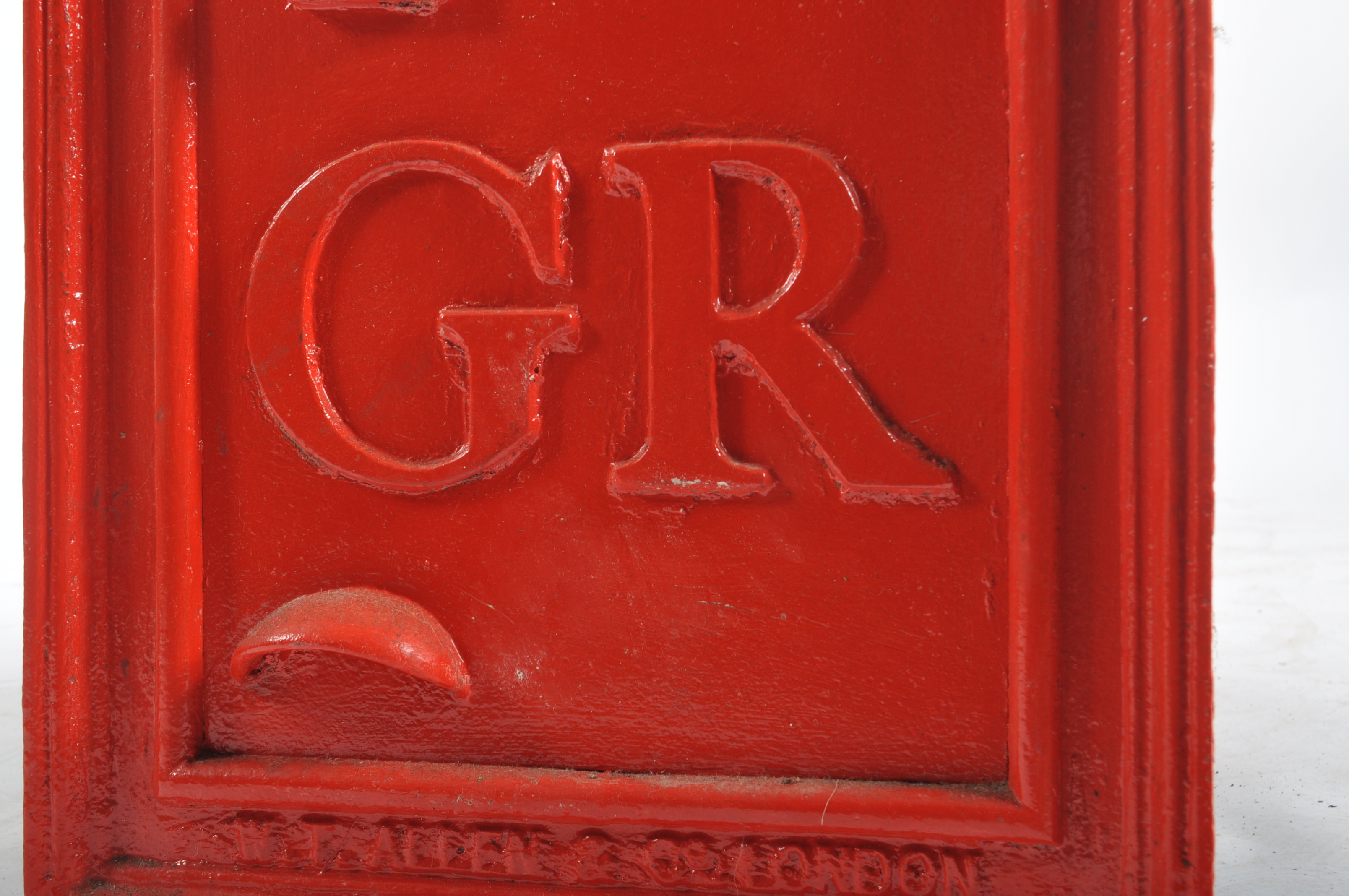 20TH CENTURY GEORGE V ROYAL MAIL POST OFFICE BOX - Image 2 of 4