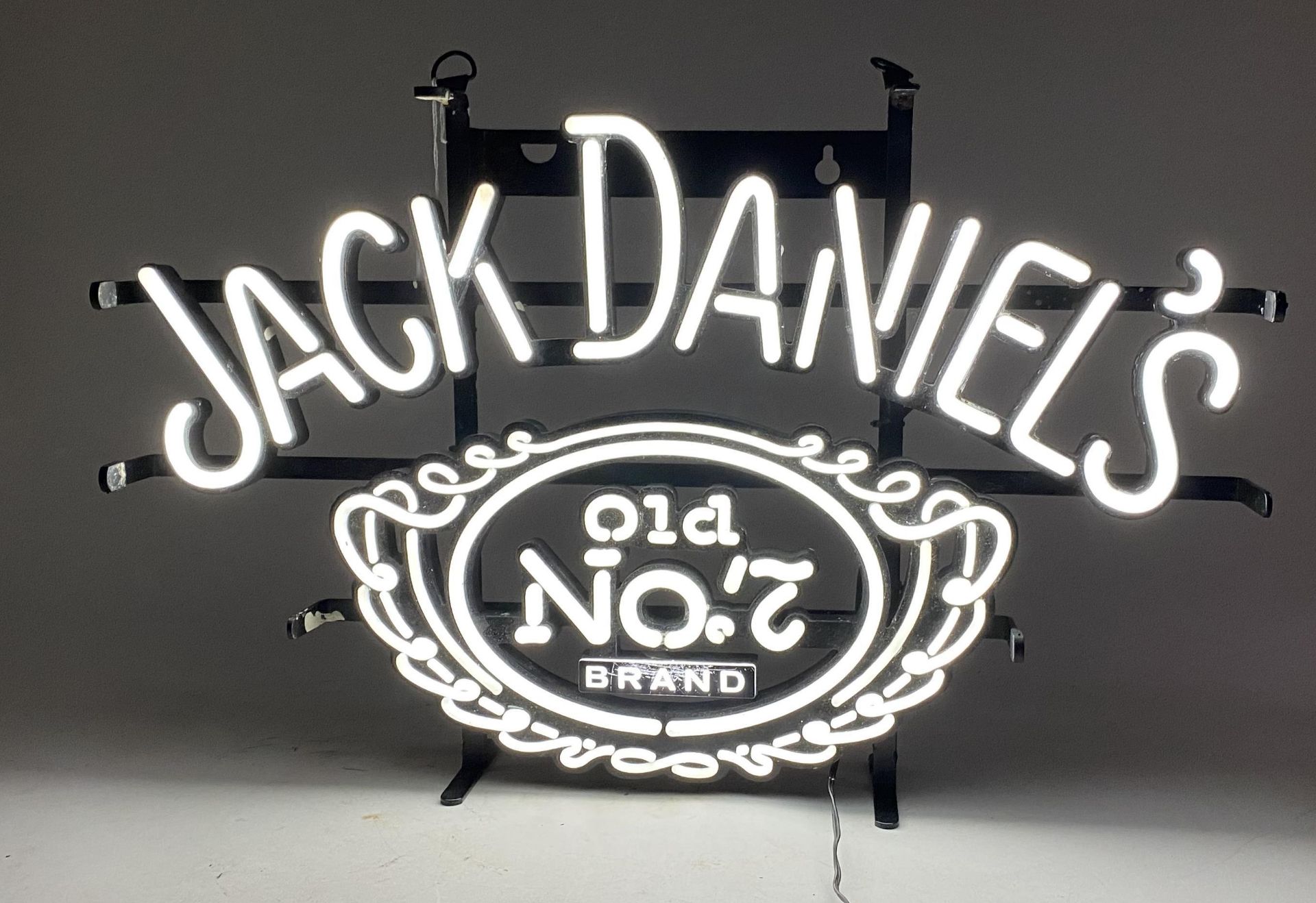 JACK DANIEL'S - CONTEMPORARY NEON STYLE LIGHT BAR SIGN - Image 8 of 8