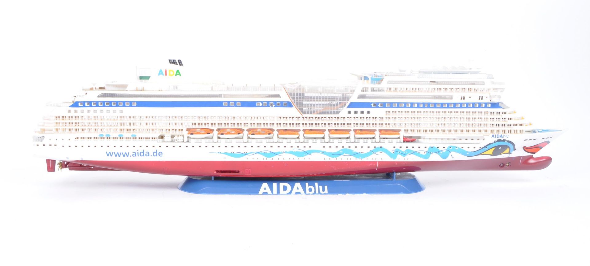 RETRO VINTAGE CRUISE SHIP TRAVELS AGENT MODEL - Image 2 of 10