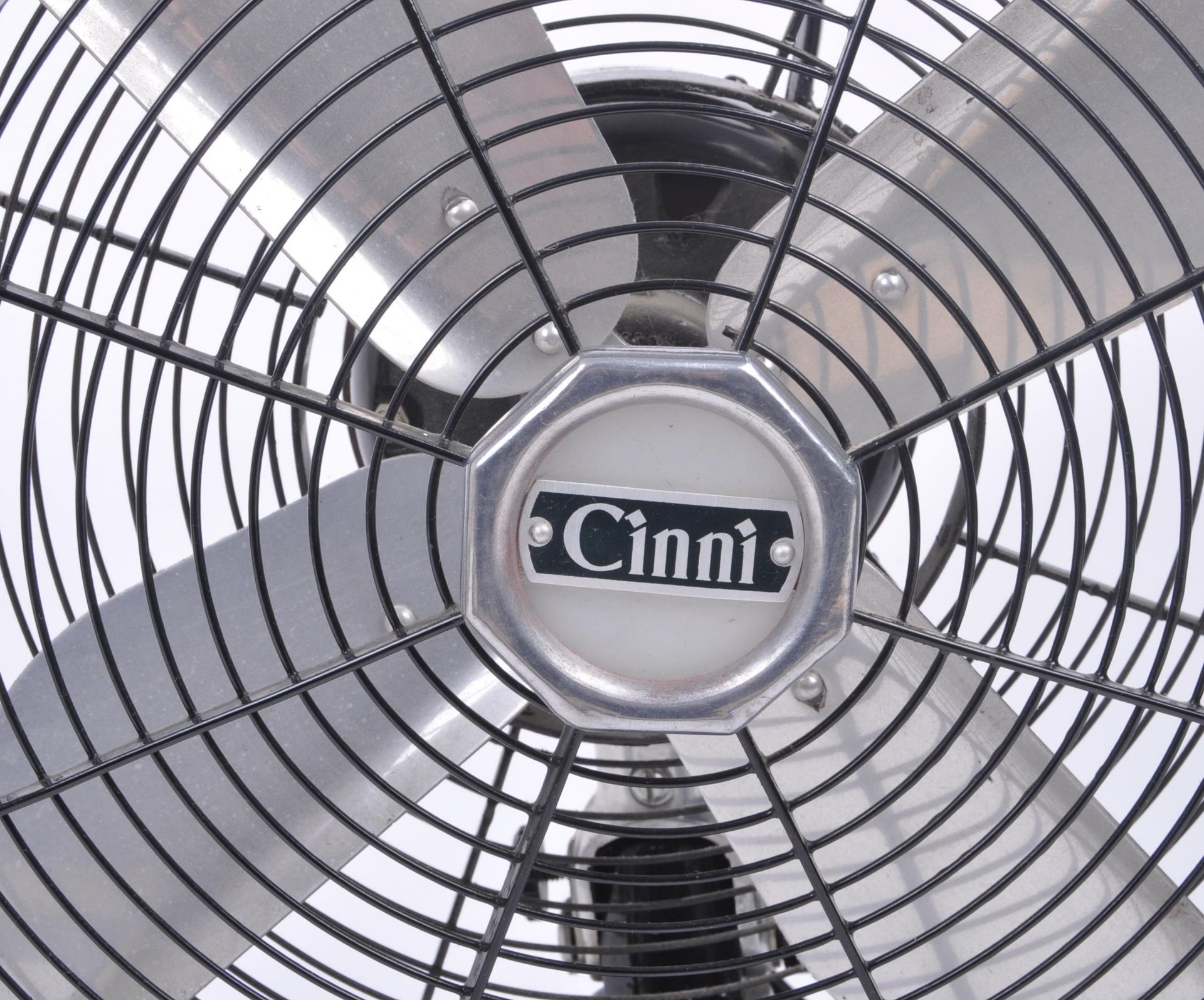 RETRO VINTAGE 'CINNI ELECTRICAL TABLE FAN - Image 3 of 7