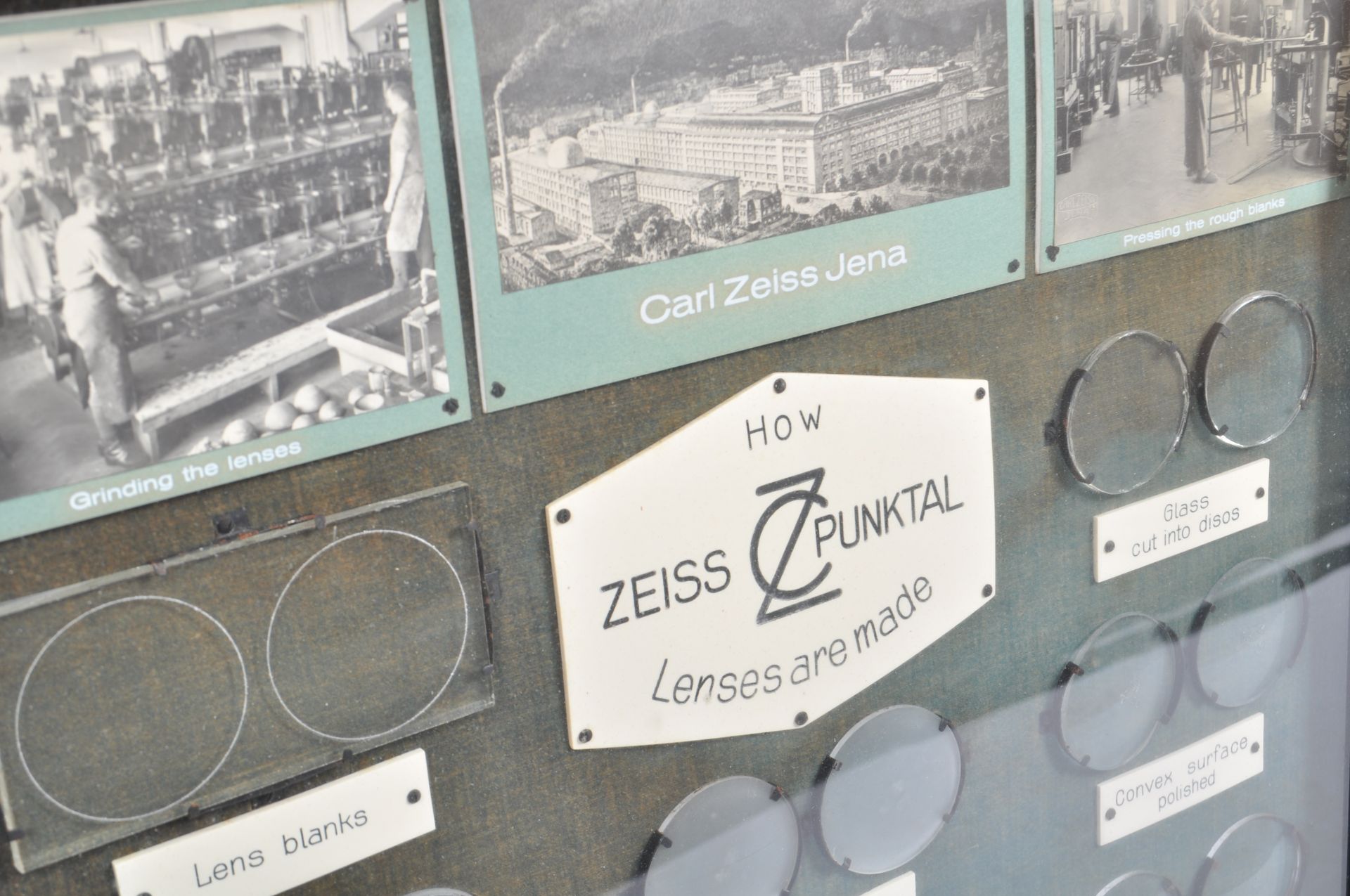 CARL ZEISS - PUNKTAL - VINTAGE MUSEUM LENSE DISPLAY - Image 2 of 4