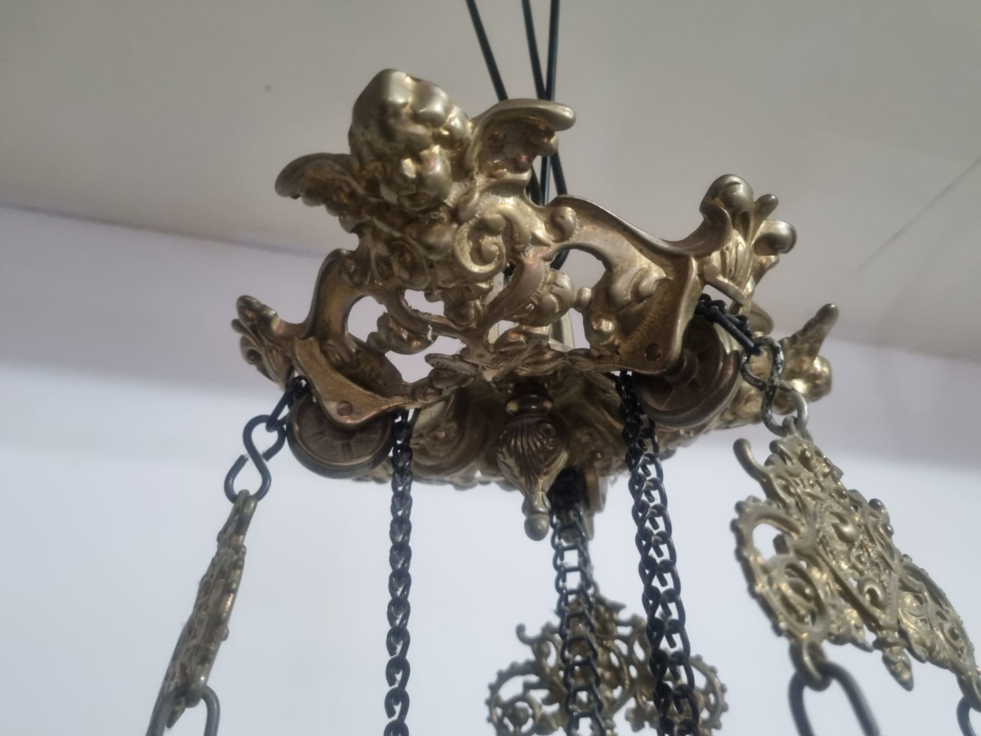 LARGE 19TH CENTURY ART NOUVEAU FRENCH BRASS CHANDELIER - Image 6 of 7