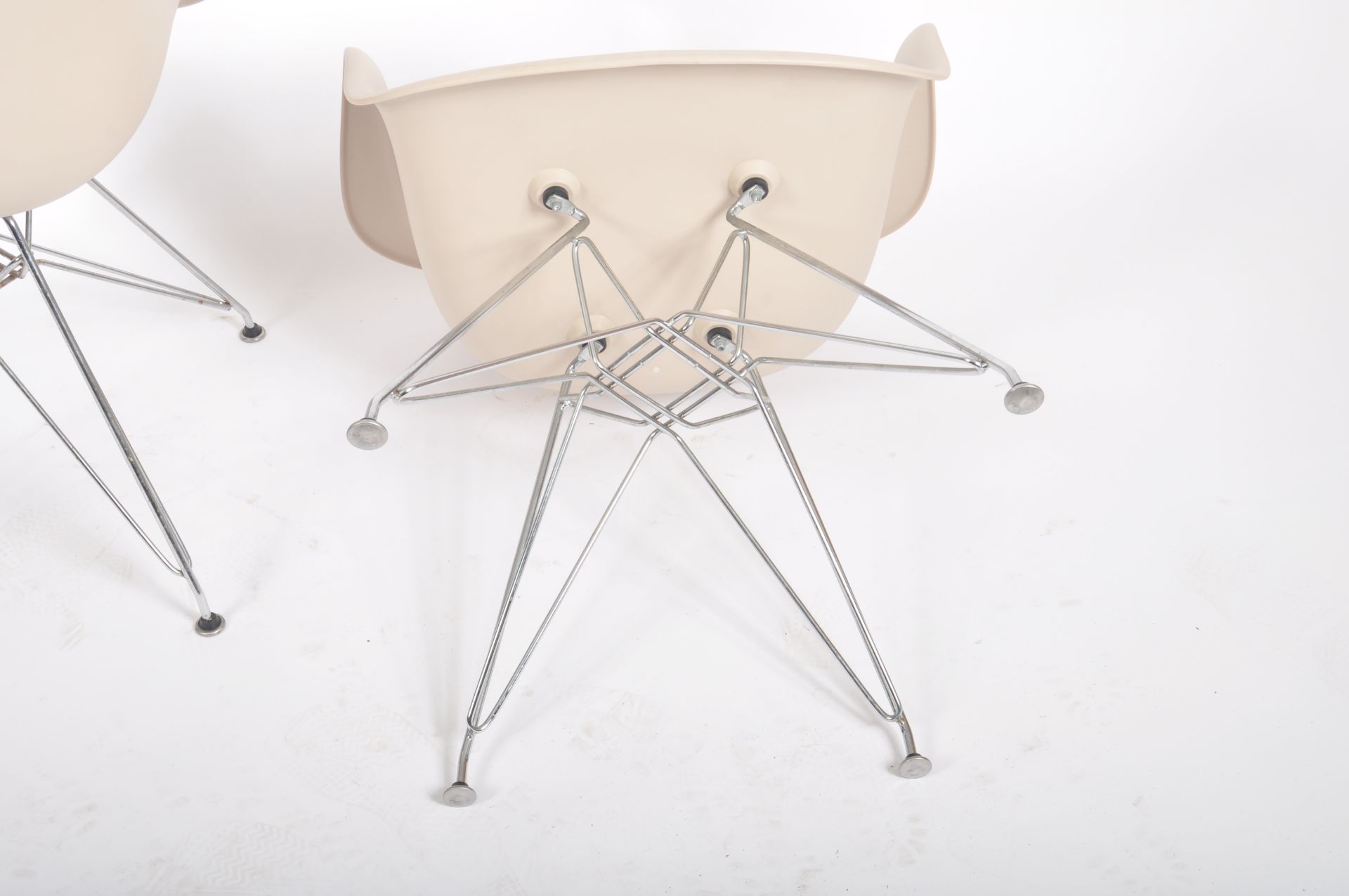 AFTER CHARLES & RAY EAMES - MODEL DAR - SET OF FOUR CHAIRS - Image 6 of 6