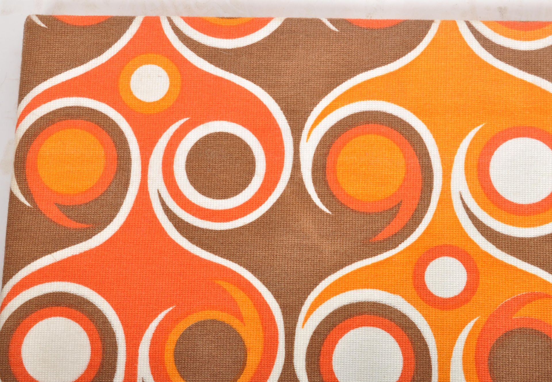 ORIGIANL PIECE OF RETRO 1970s MOUNTED FABRIC - Image 2 of 3