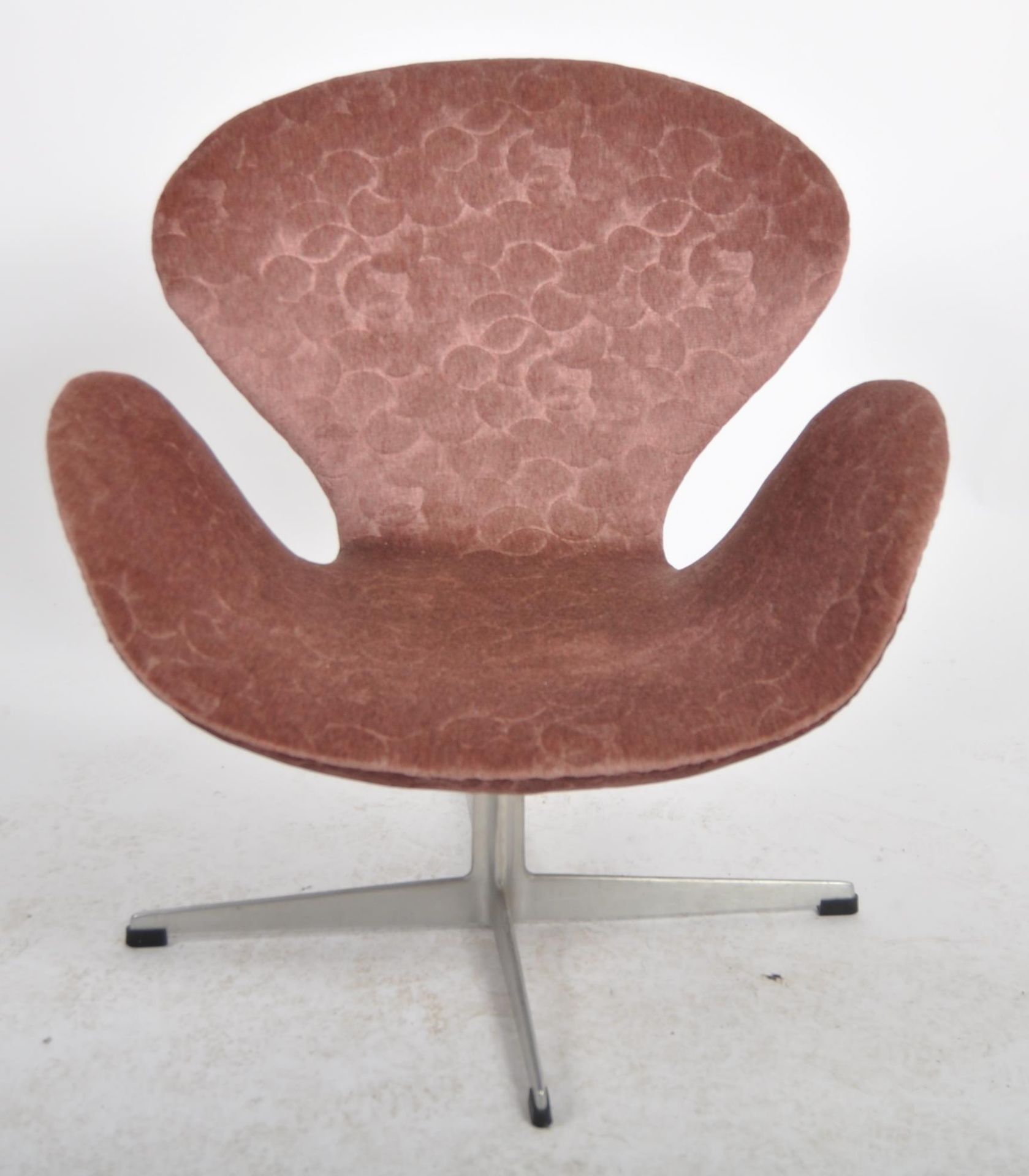 FRITZ HANSEN FOR ARNE JACOBSEN - SWAN CHAIR - Bild 2 aus 7