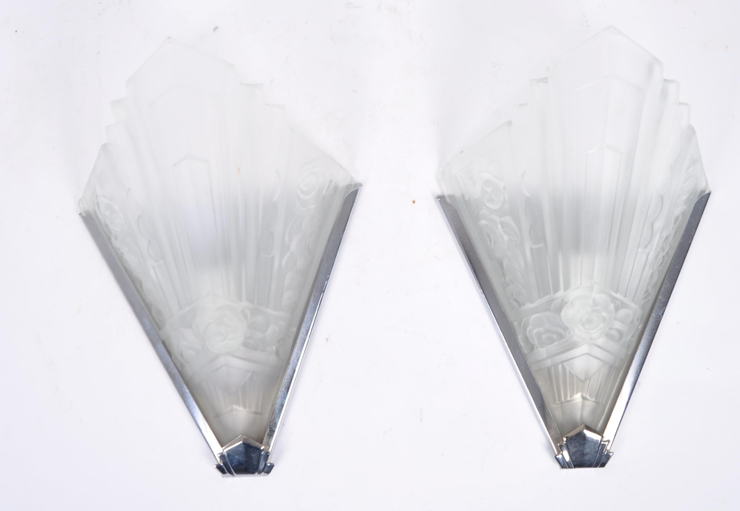 LATE 20th CENTURY - PAIR ART DECO INSPIRED GLASS WALL LIGHTS - Image 2 of 7