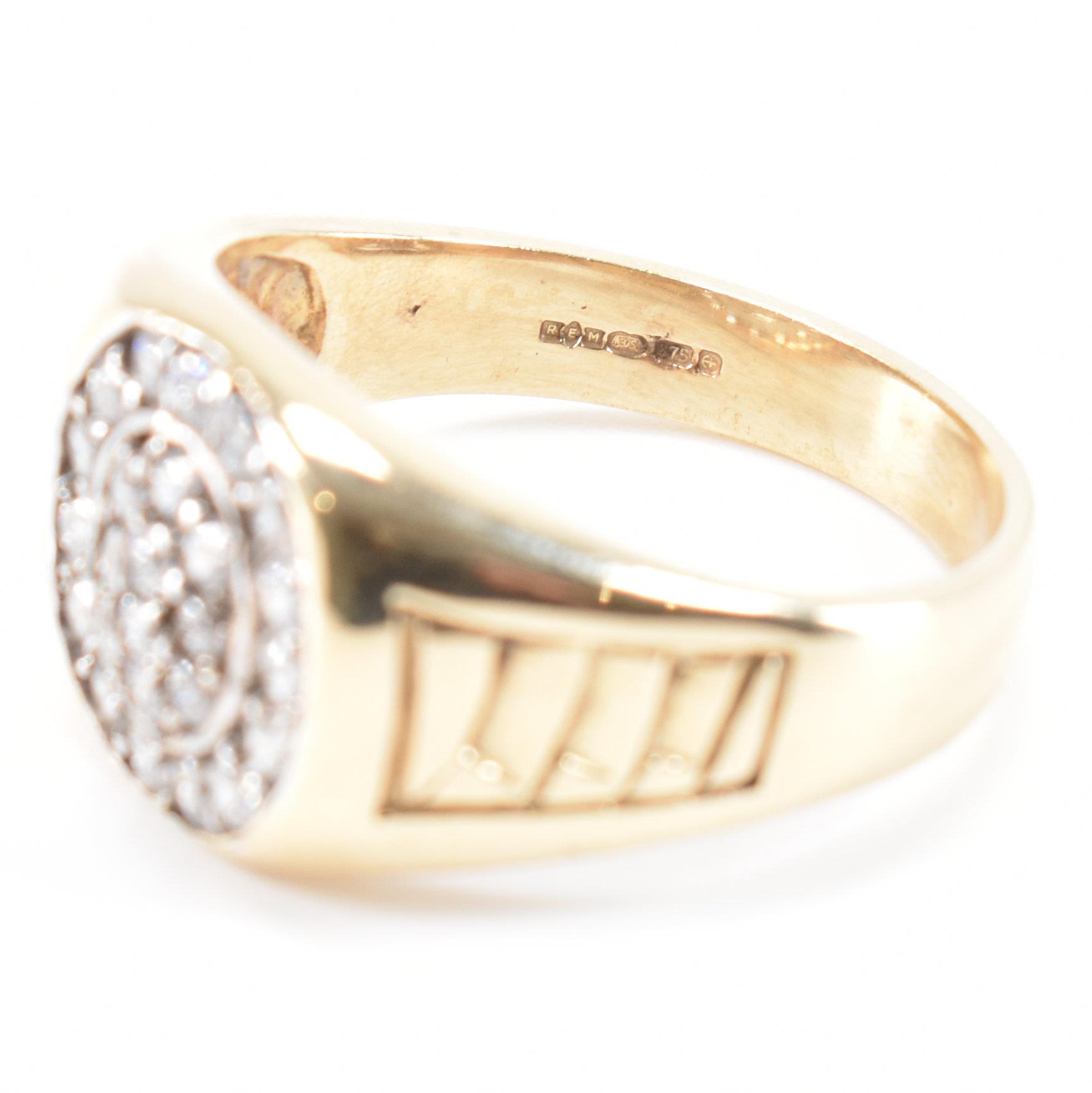 HALLMARKED 9CT GOLD & WHITE STONE CLUSTER RING - Image 6 of 8