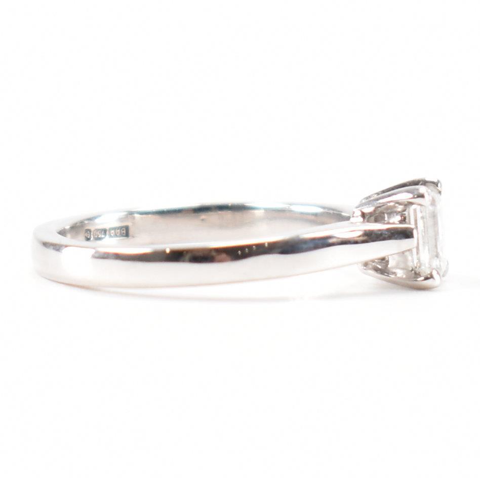 HALLMARKED 18CT WHITE GOLD & DIAMOND SOLITAIRE RING - Image 5 of 11