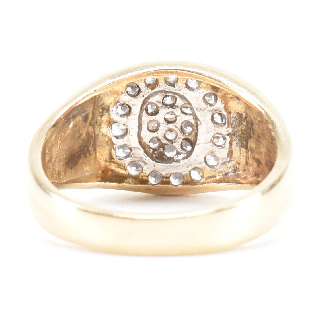HALLMARKED 9CT GOLD & WHITE STONE CLUSTER RING - Image 3 of 8