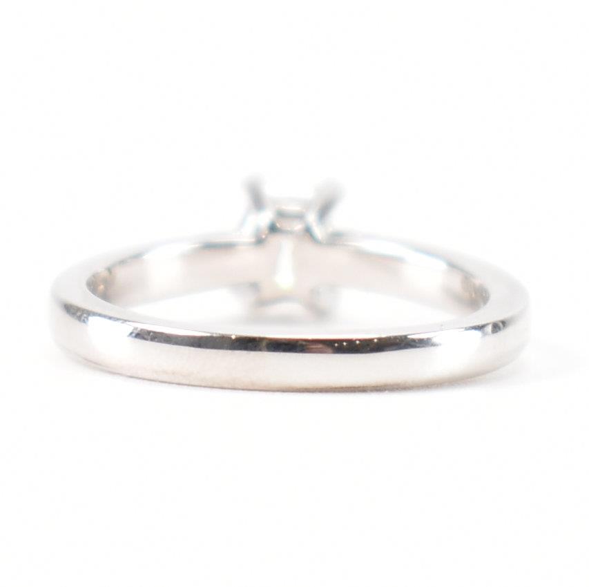 HALLMARKED 18CT WHITE GOLD & DIAMOND SOLITAIRE RING - Image 4 of 11