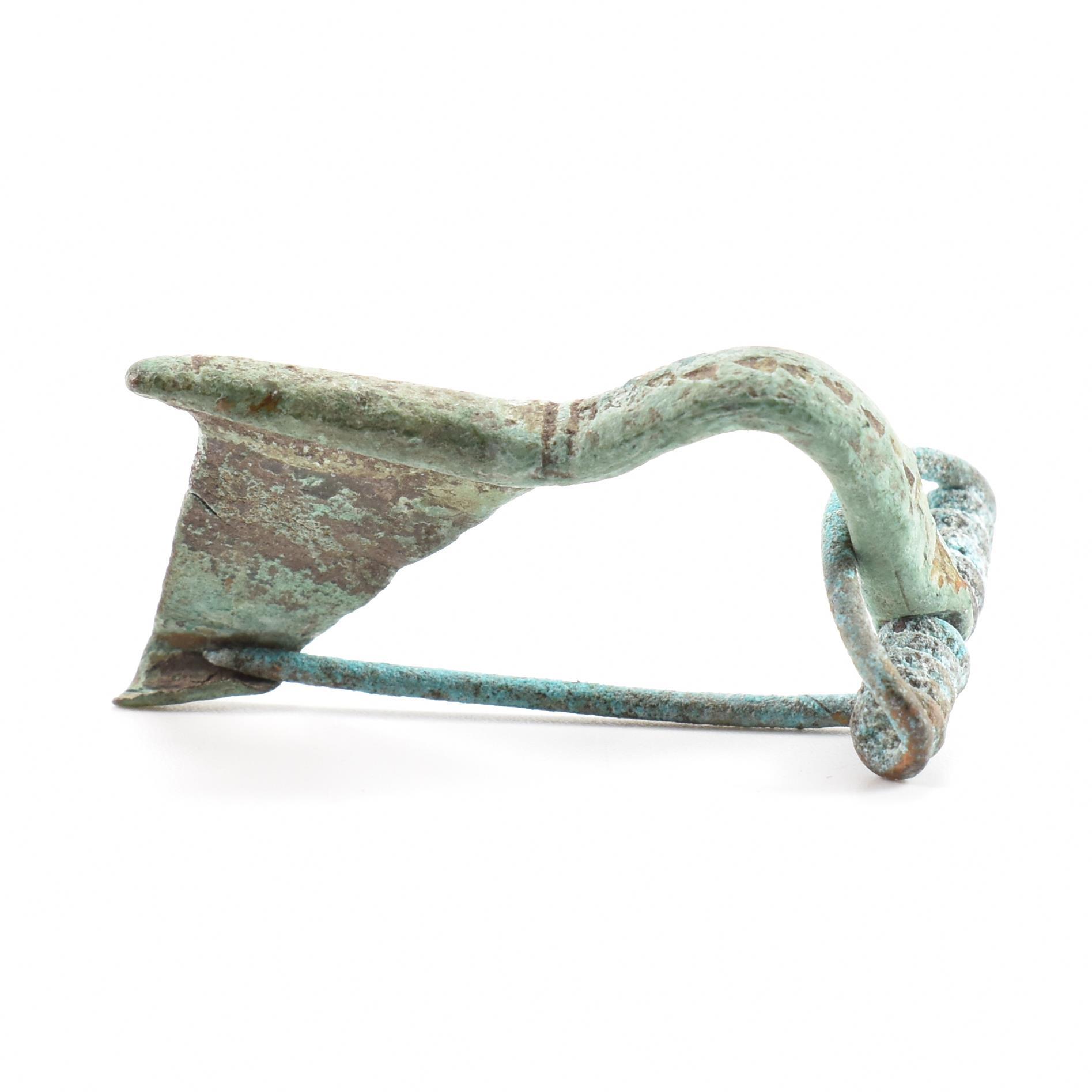 ROMAN ANTIQUITIES - 2ND / 3RD CENTURY FIBULA BROOCH - Image 2 of 3