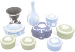 ASSORTMENT OF VINTAGE WEDGWOOD JASPERWARE CERAMIC ITEMS