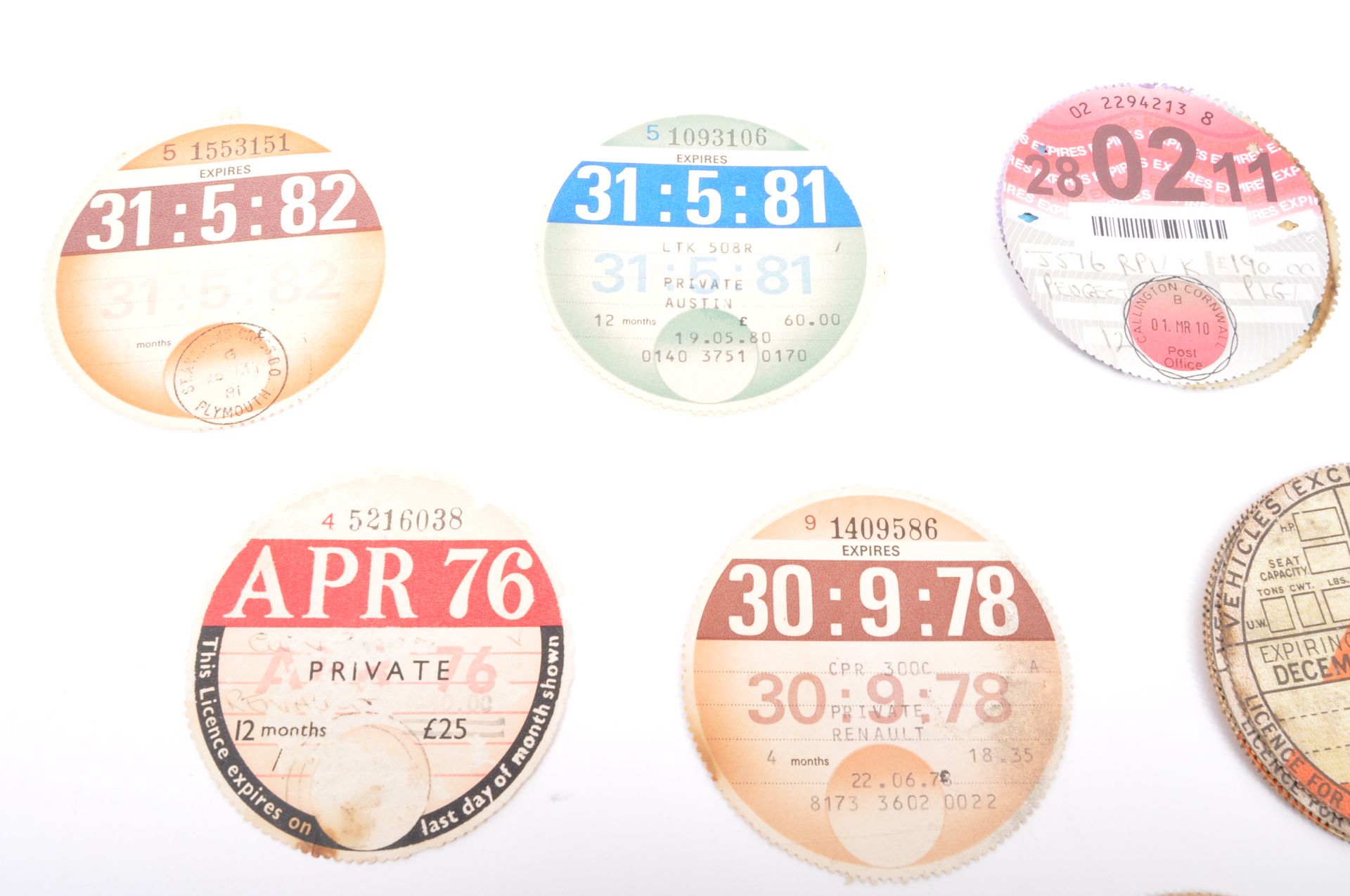 COLLECTION OF THIRTY-SIX VINTAGE TAX DISCS - Image 2 of 5