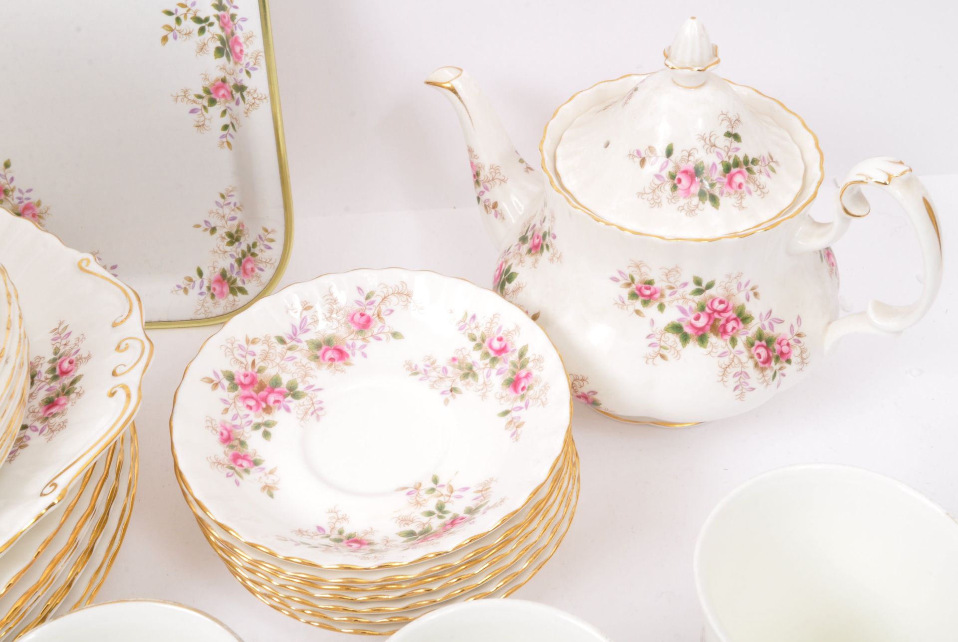 VINTAGE ROYAL ALBERT 'LAVENDER ROSE' TEA SERVICE - Image 4 of 6