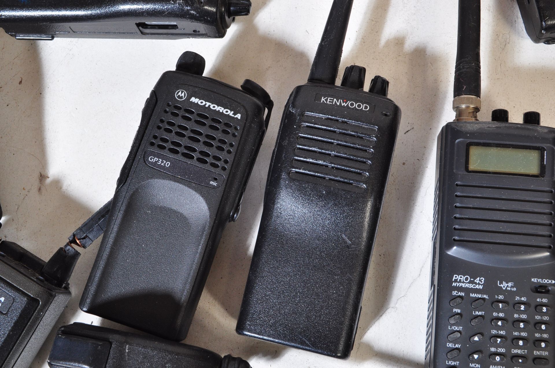 LARGE ASSORTMENT OF VINTAGE POLICE WALKIE TALKIES - Image 5 of 6