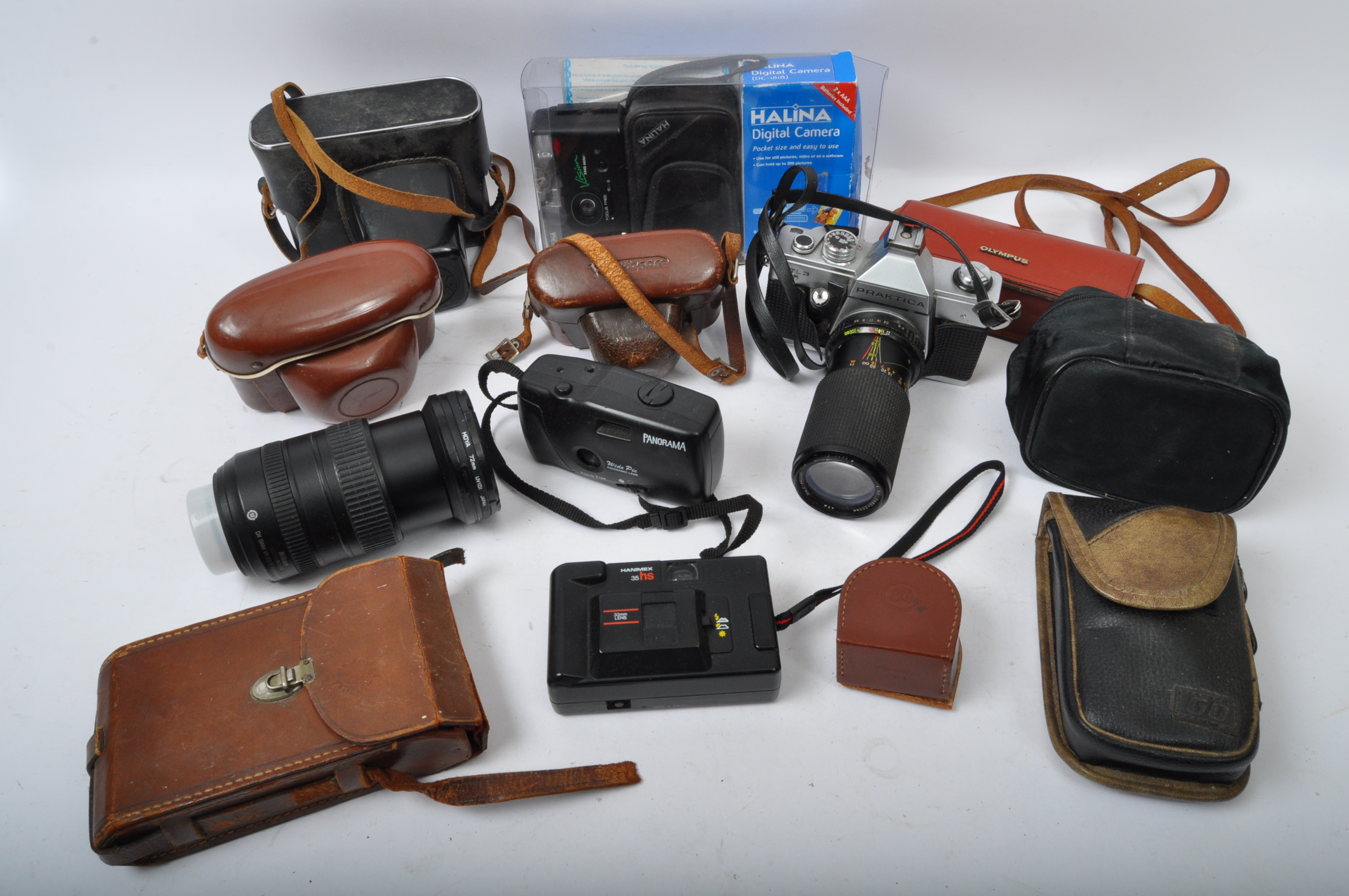 ASSORTMENT OF RETRO VINTAGE CAMERAS