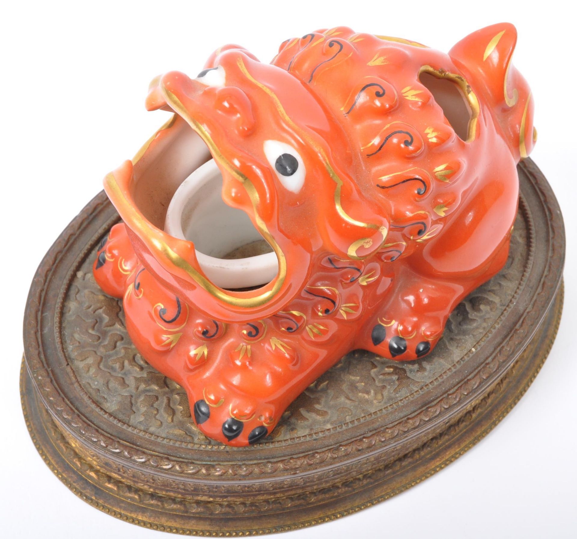 19TH CENTURY CHINESE ORIENTAL PORCELAIN DRAGON INCENSE BURNER