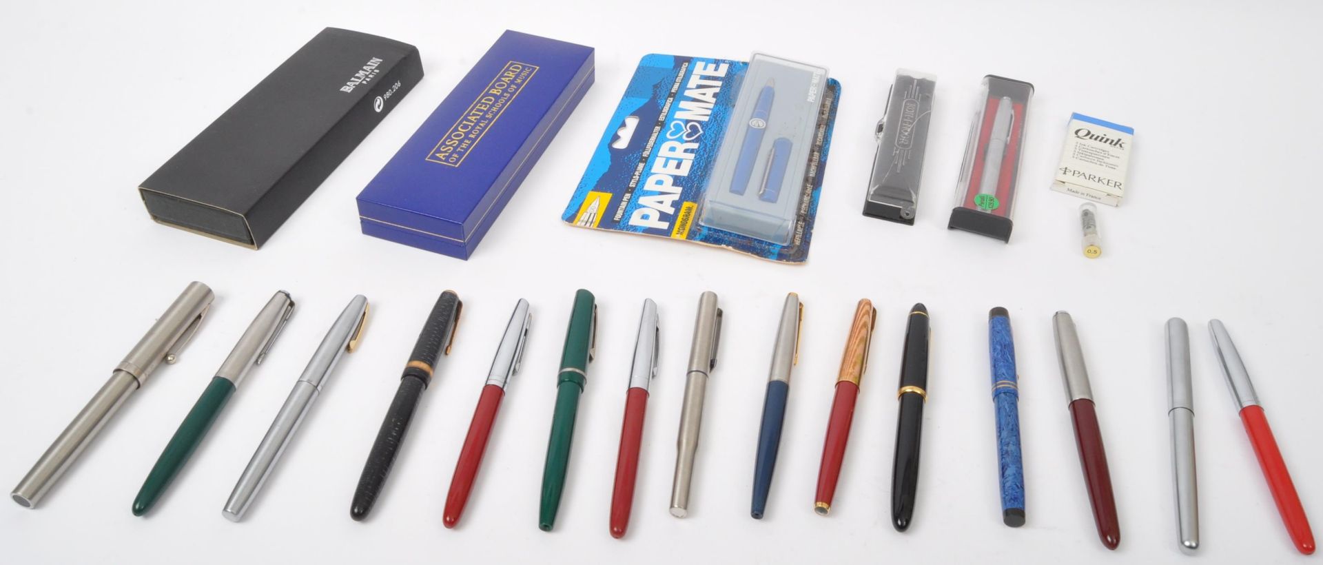 ASSORTMENT OF 20TH CENTURY FOUNTAIN & BALL PENS