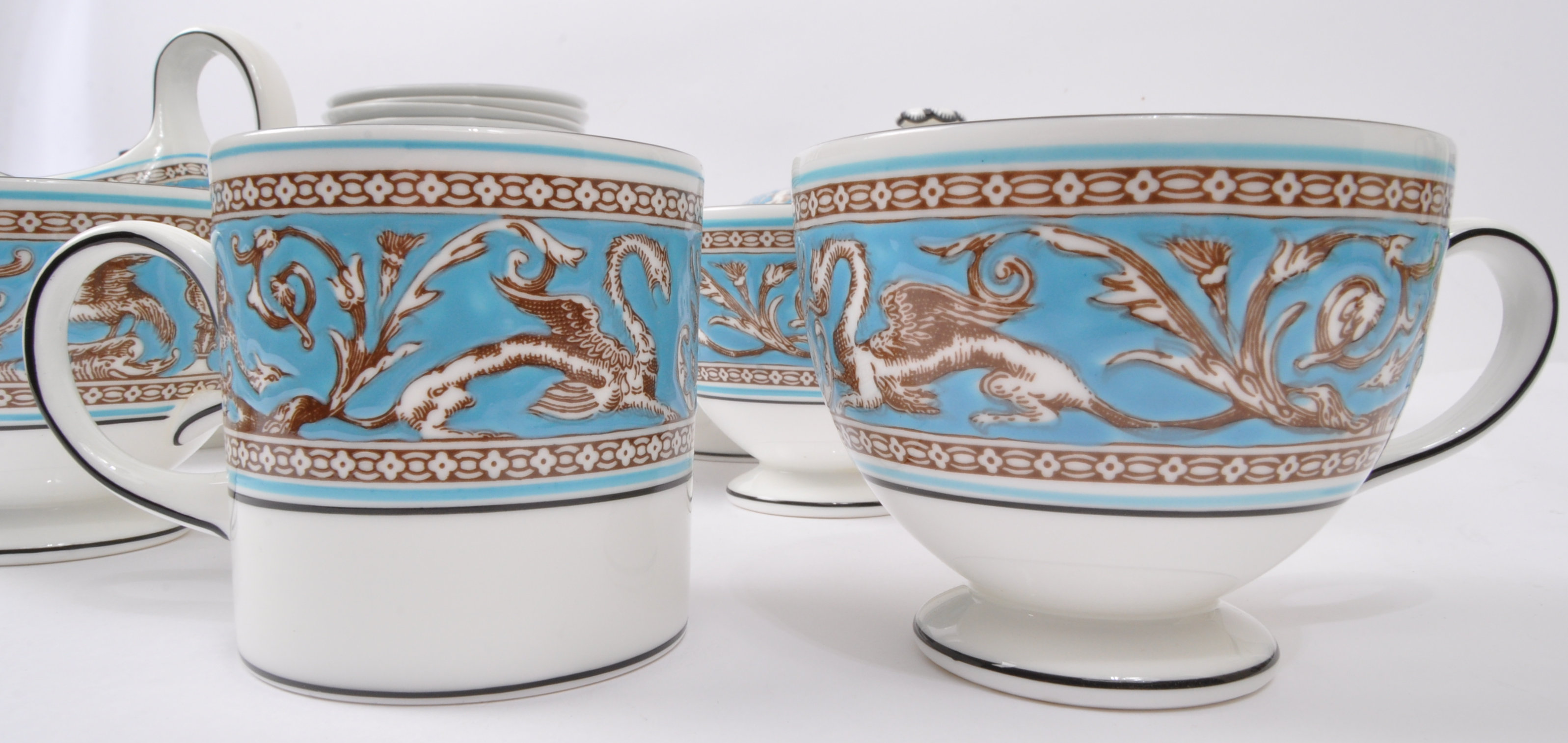 WEDGWOOD - FLORENTINE - TEA & DINNER SERVICE - Image 3 of 8