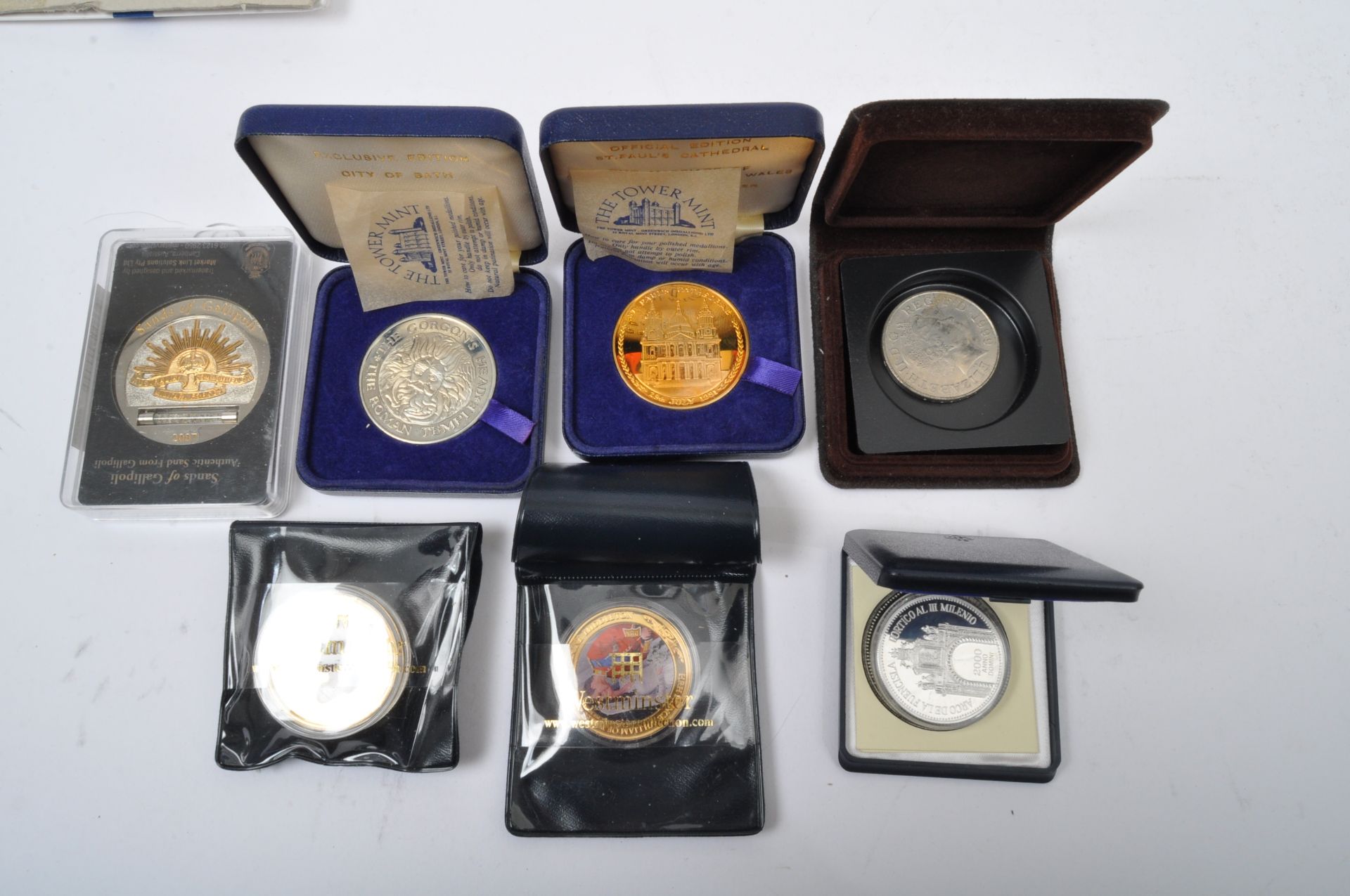 COLLECTION OF VINTAGE UK & FOREIGN SILVER & NON COINS & SETS - Image 3 of 5