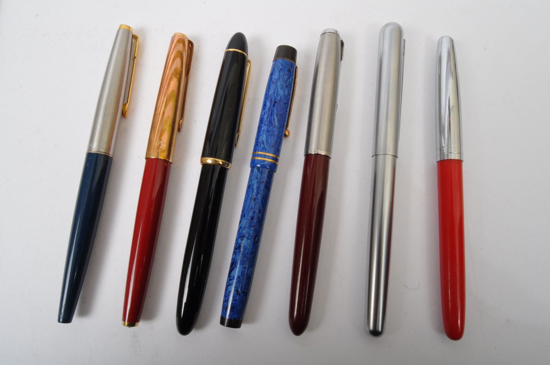 ASSORTMENT OF 20TH CENTURY FOUNTAIN & BALL PENS - Image 3 of 5