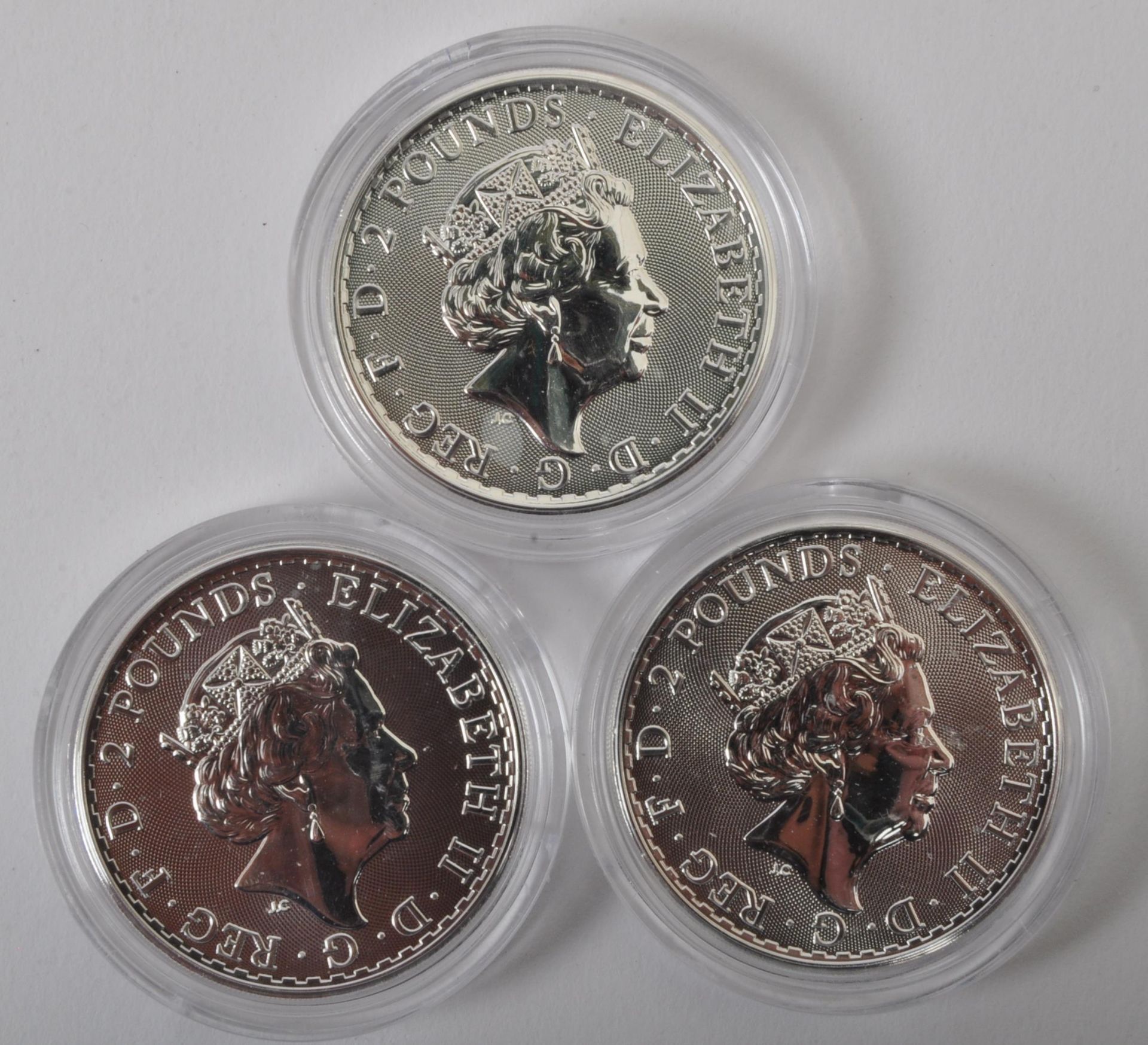 THREE UK QUEEN ELIZABETH II 1OZ 999 SILVER BRITANNIA £2 COINS - Image 2 of 2