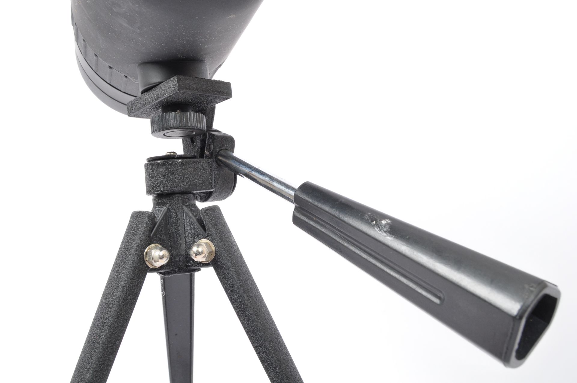 NIPON 9 - 27 X 50MM SPOTTING OBSERVATION SCOPE ON TRIPOD - Image 5 of 5