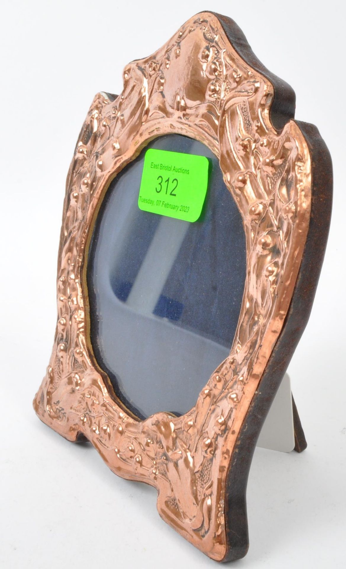 COPPER ART NOUVEAU STYLE REPOUSSE PHOTO FRAME - Image 2 of 5