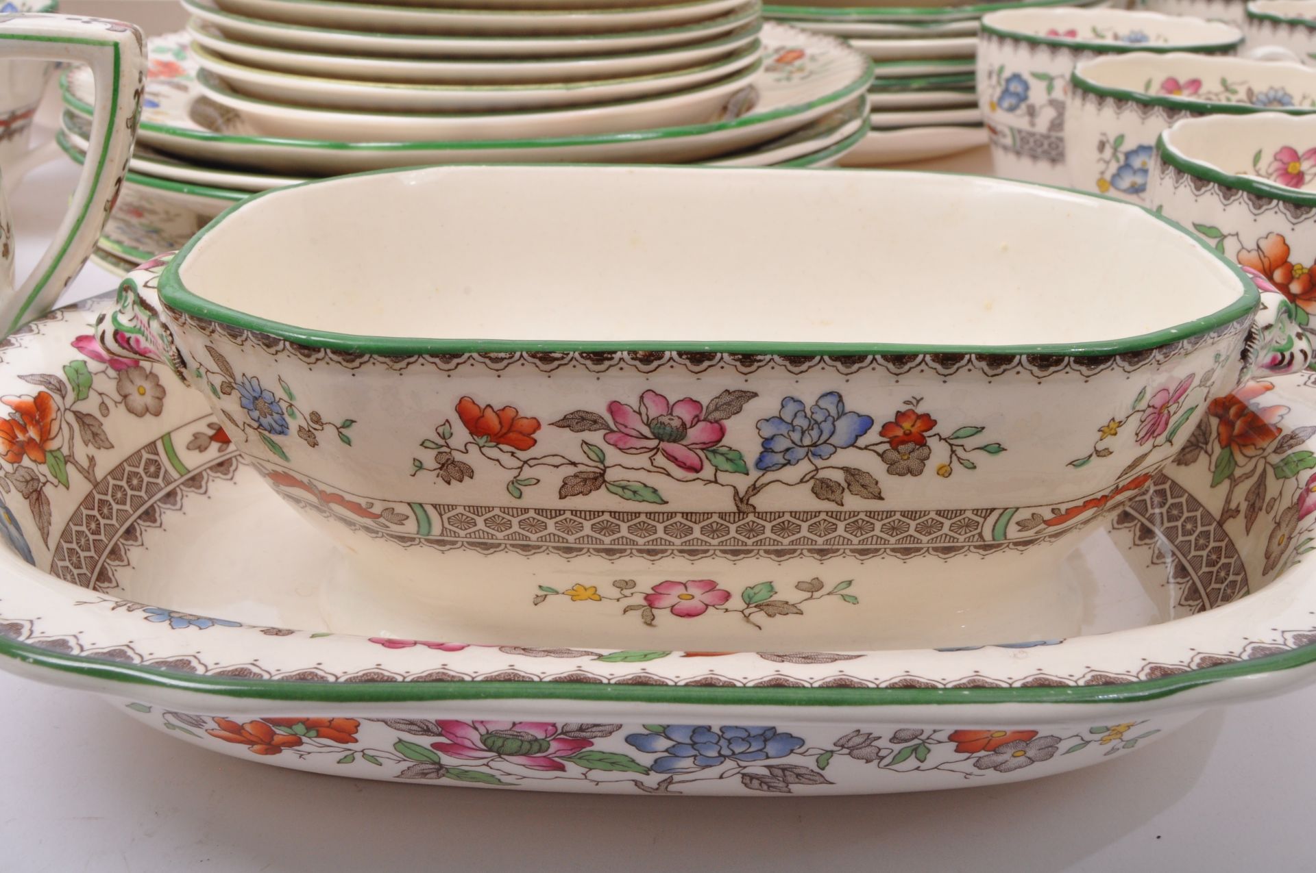 EARLY 20TH CENTURY COPELAND SPODE 'CHINESE ROSE' DINNERWARE - Image 5 of 8