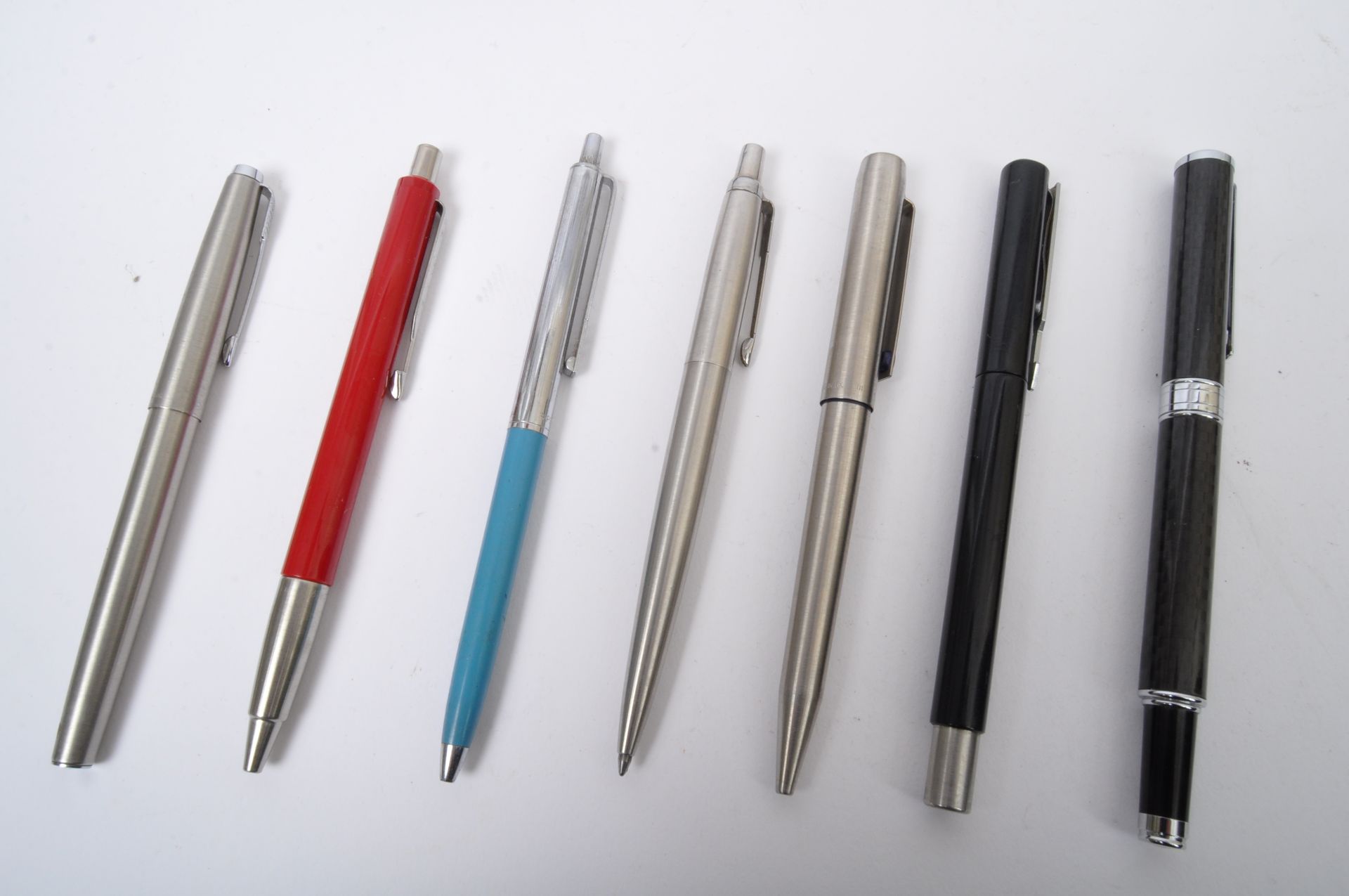 ASSORTMENT OF INK CARTRIDGE & BALL POINT PARKER PENS - Image 4 of 6