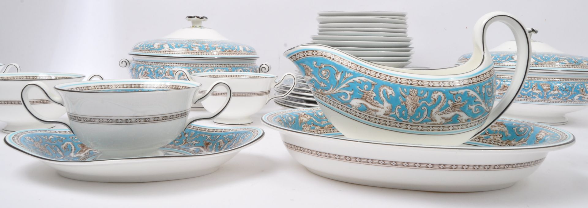 WEDGWOOD - FLORENTINE - TEA & DINNER SERVICE - Image 4 of 8