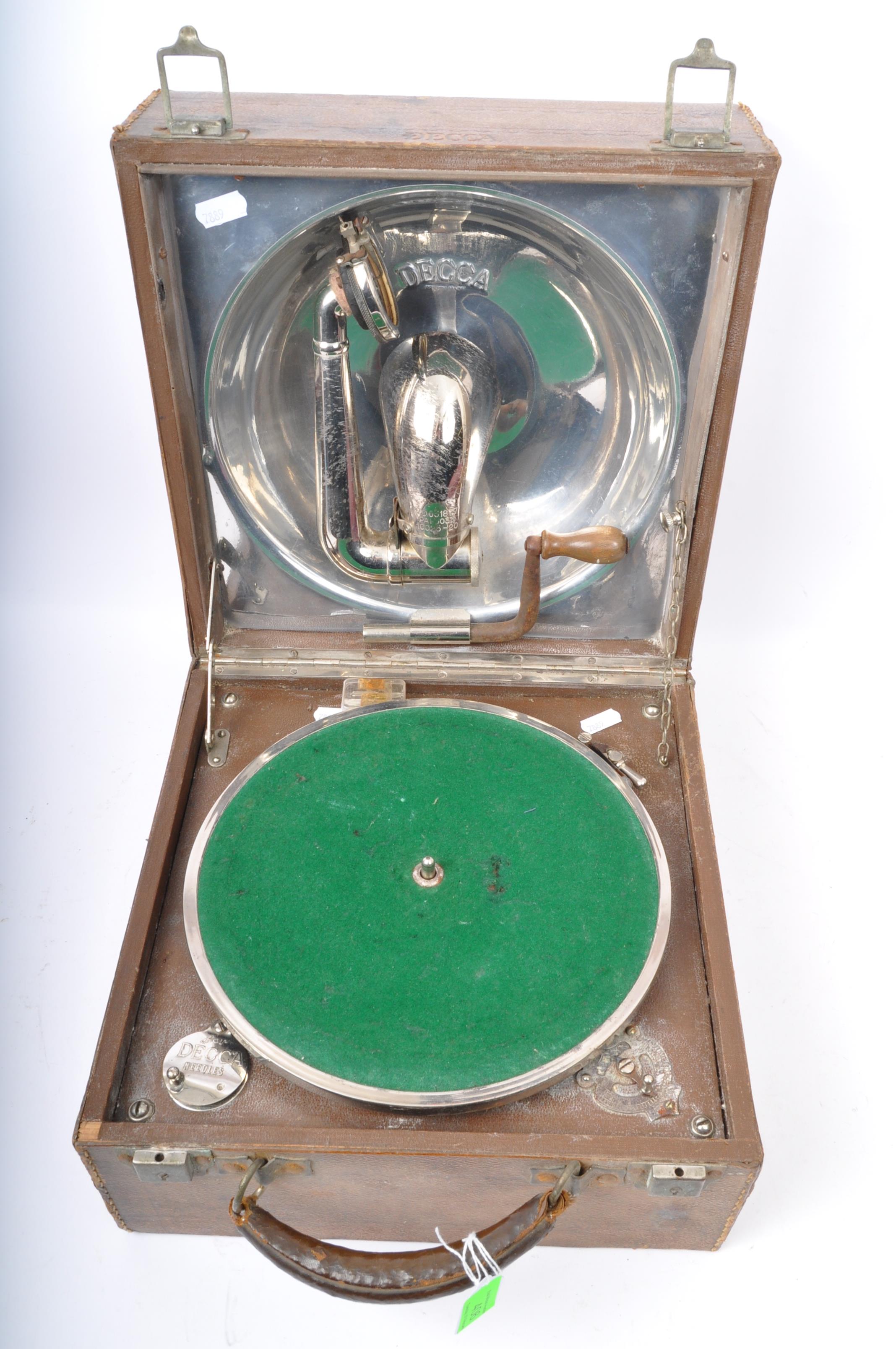 1930S DECCA PORTABLE GRAMOPHONE IN CASE - Image 3 of 6