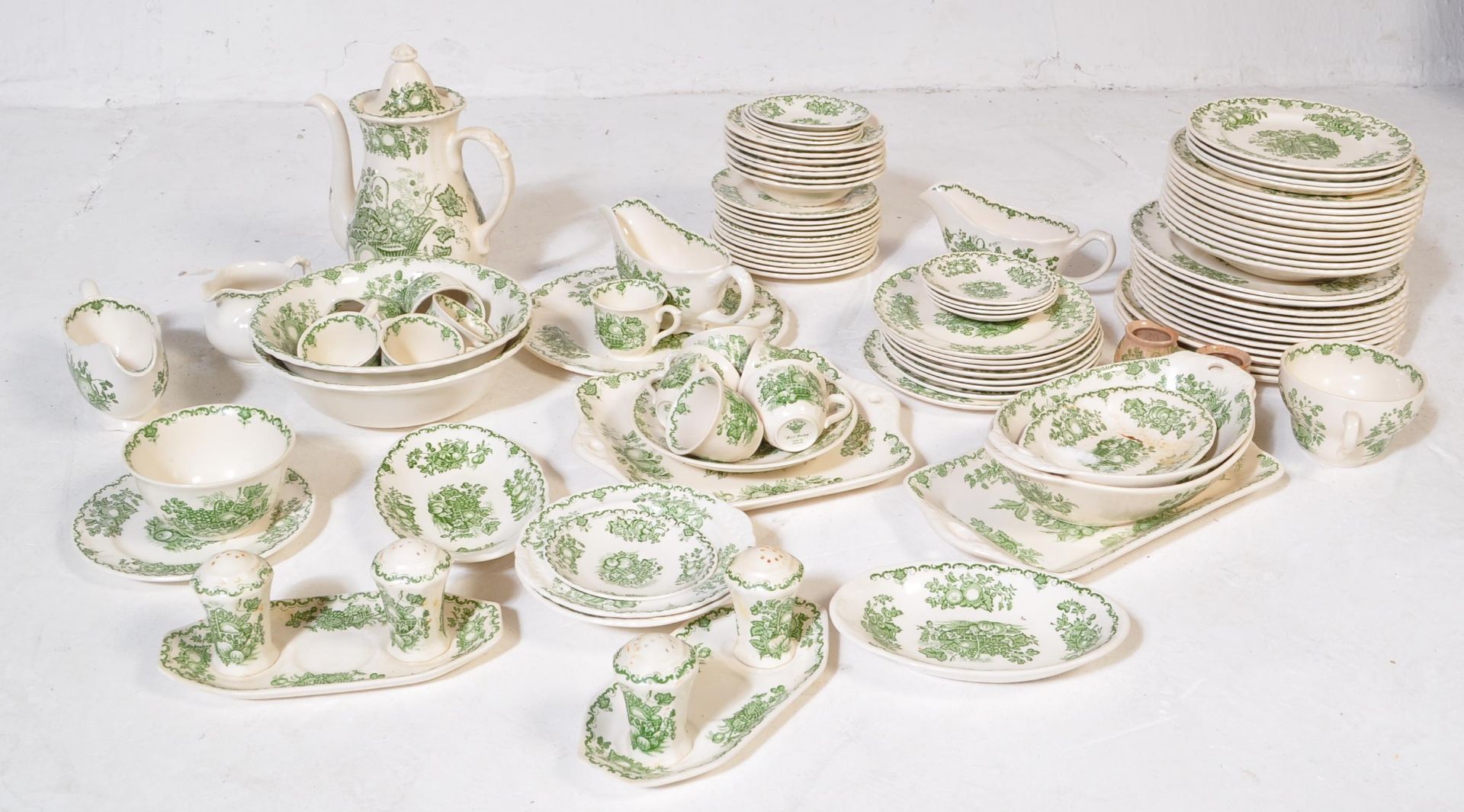 EARLY 20TH CENTURY MASON'S 'FRUIT BASKET' DINNER SET - Image 7 of 7