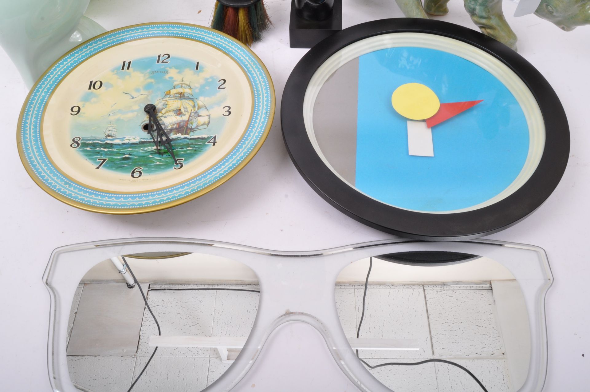 ASSORTMENT OF RETRO MID 20TH CENTURY CERAMIC & GLASS - Image 3 of 6